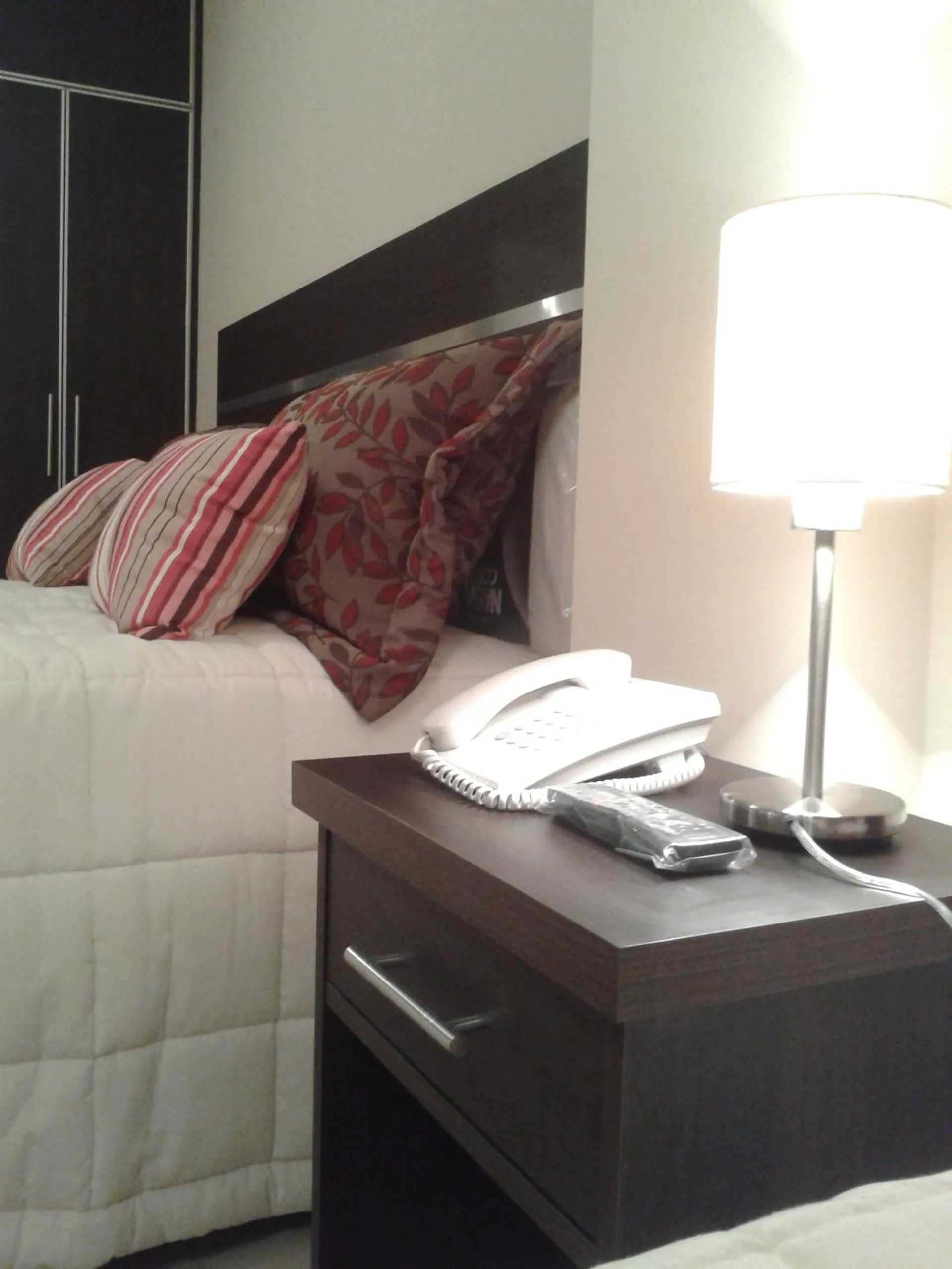 Bedroom, Bed in ARAMI HOTEL & LODGE