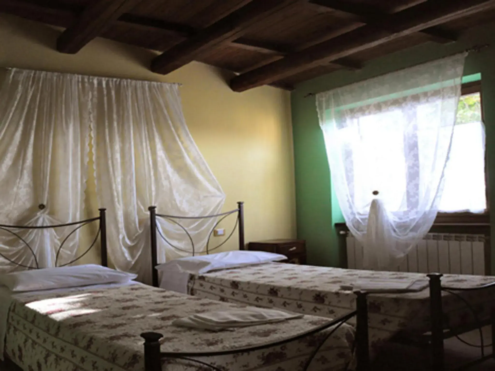 Triple Room in Country House Al Faraone Triple Room in Country House Al Faraone