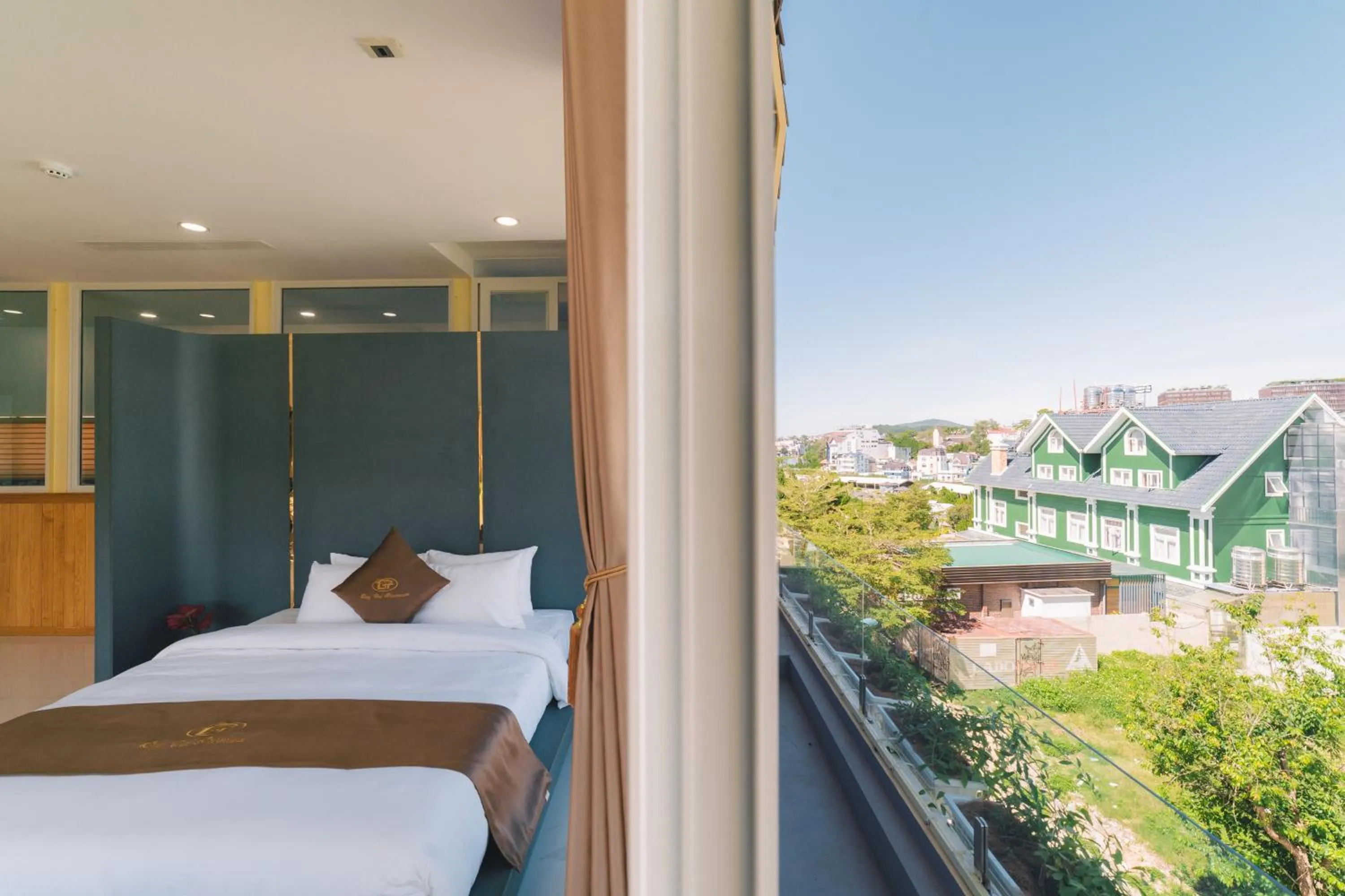 Bed in Quy Tai Premium Hotel