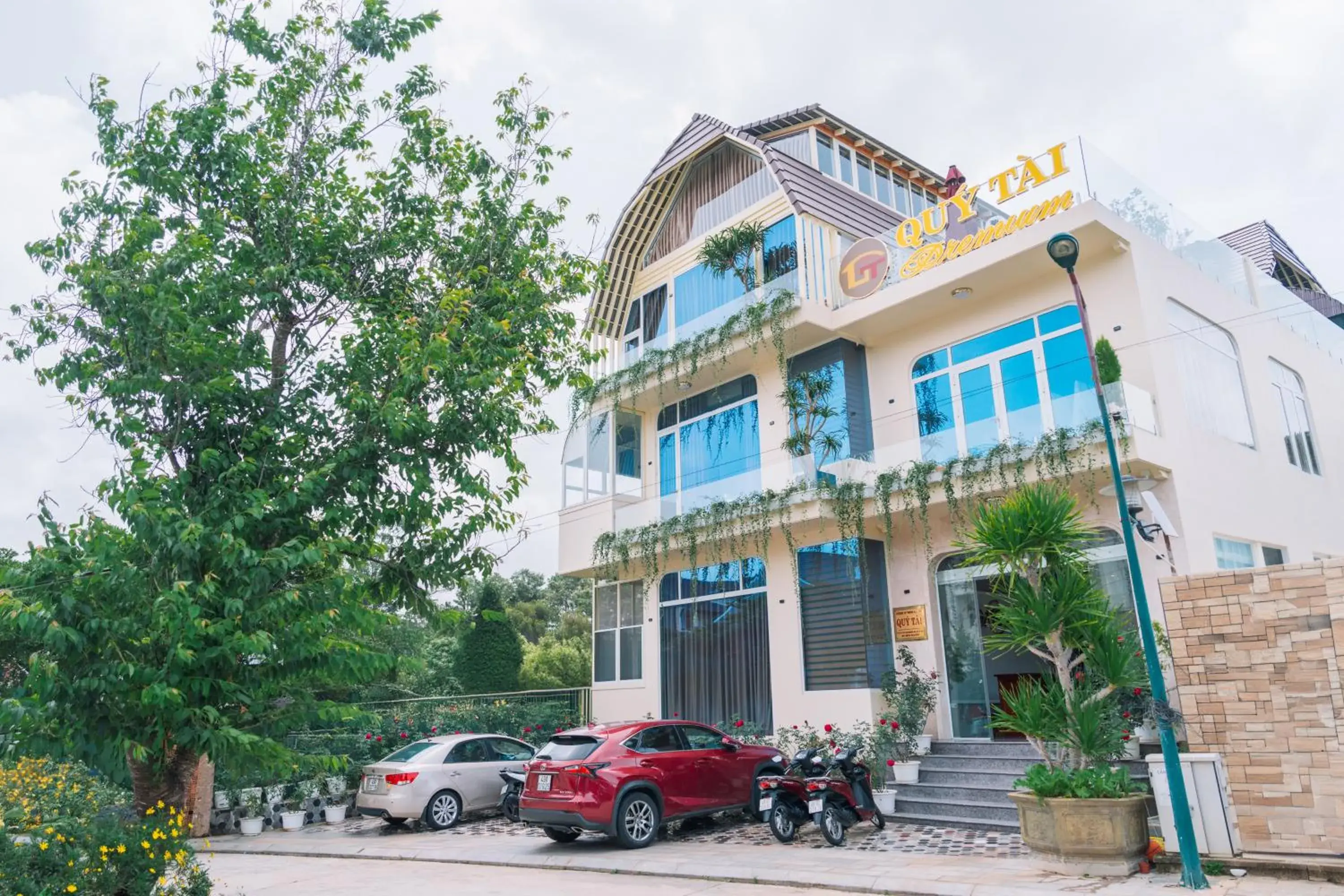 Property building in Quy Tai Premium Hotel Property building in Quy Tai Premium Hotel