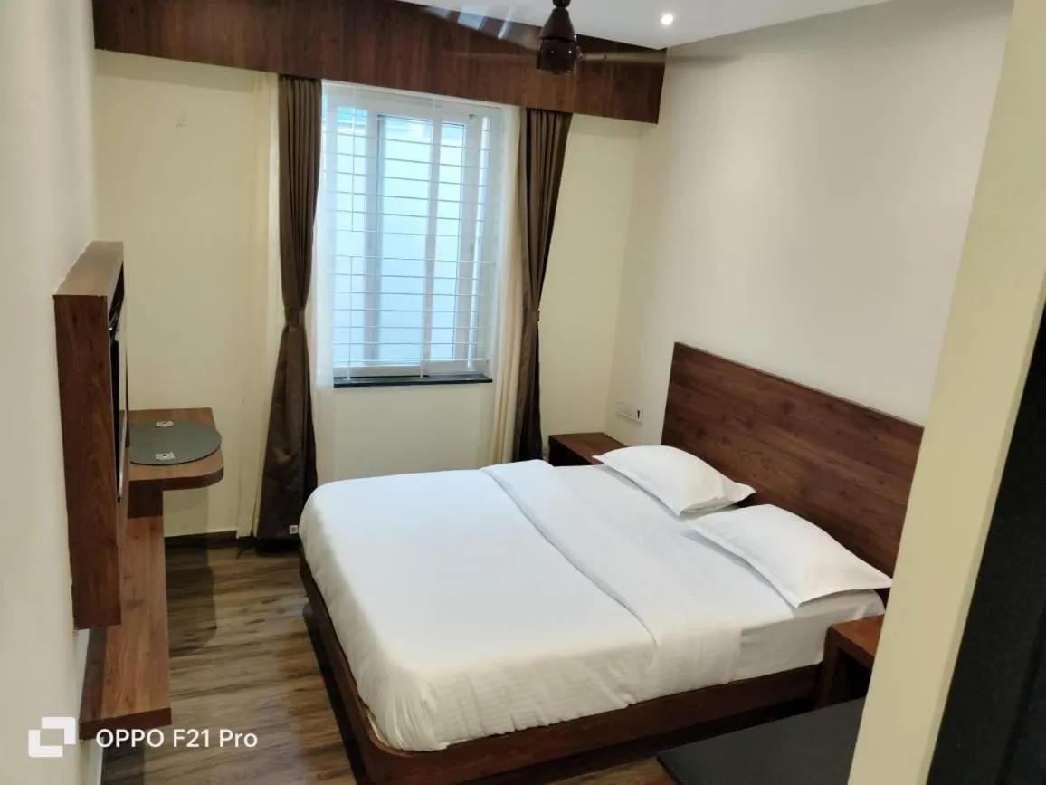 Bedroom, Bed in S K Legacy Hotel