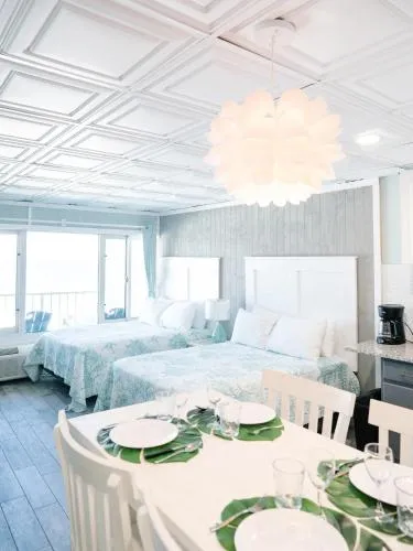 Sandy Bottoms Beachfront Studio On The Sand