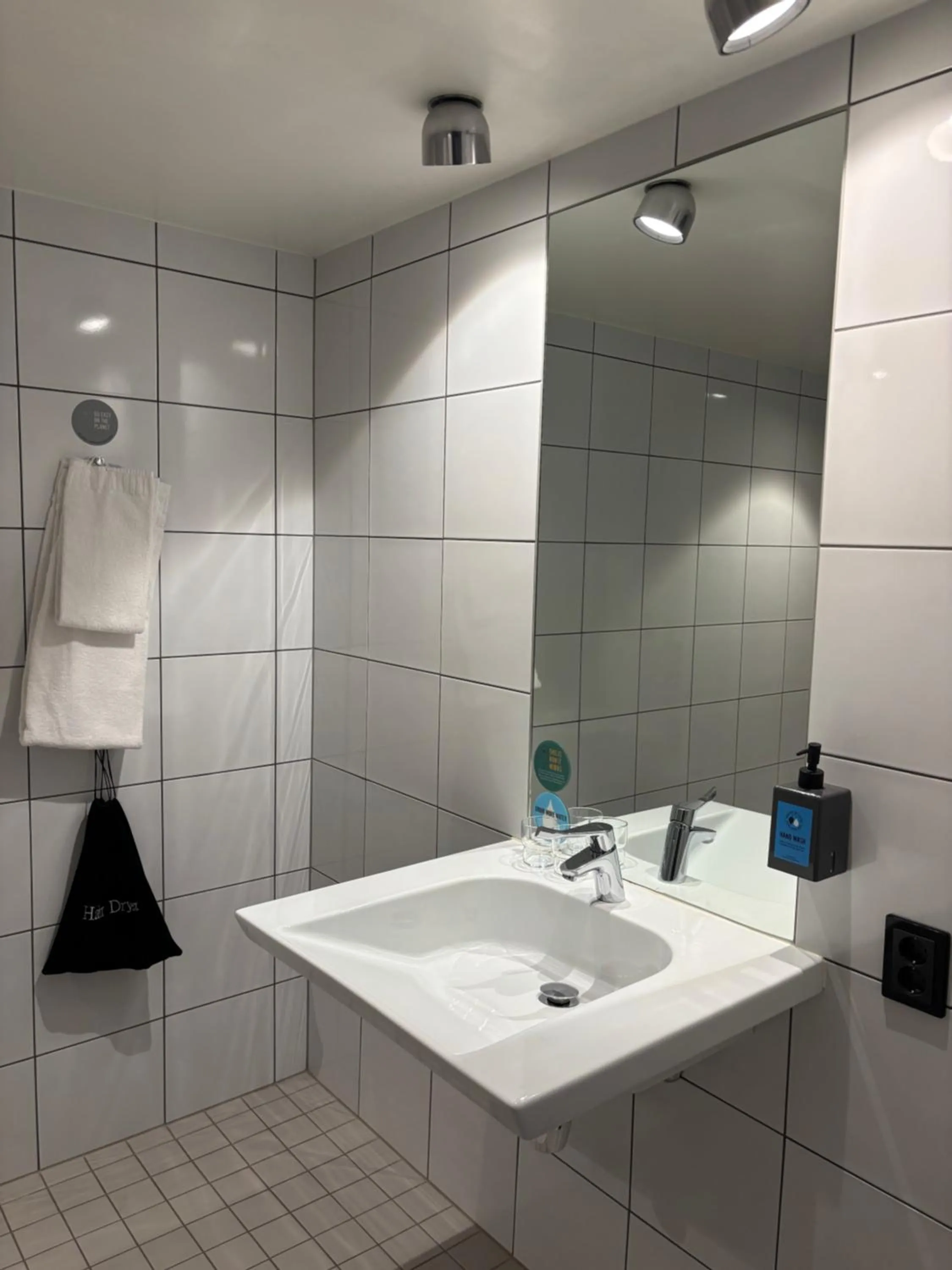 Bathroom in Comfort Hotel Xpress Central Station