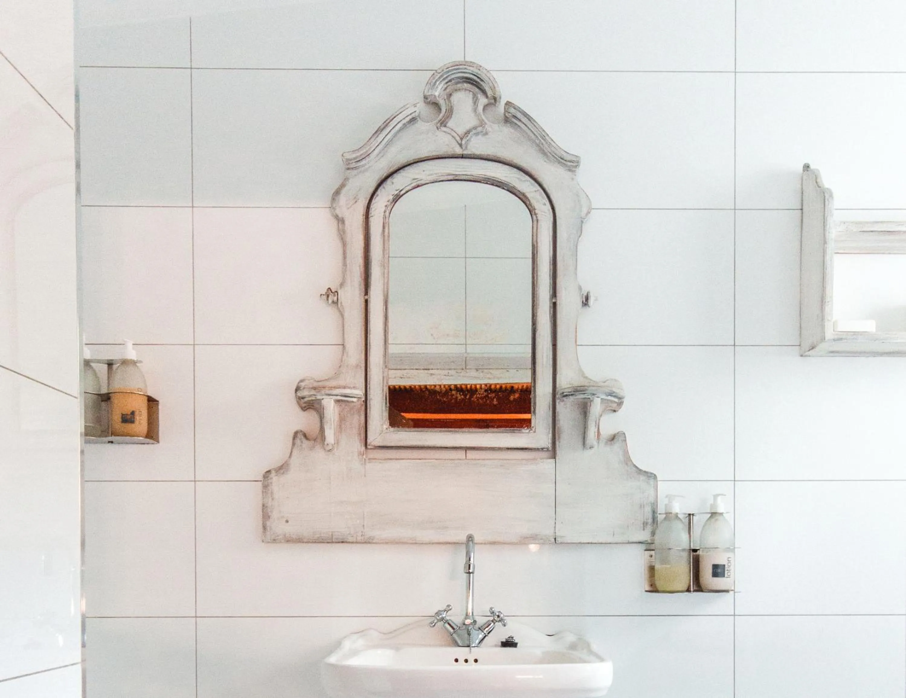 Shower in Cypress Cottage Guest House