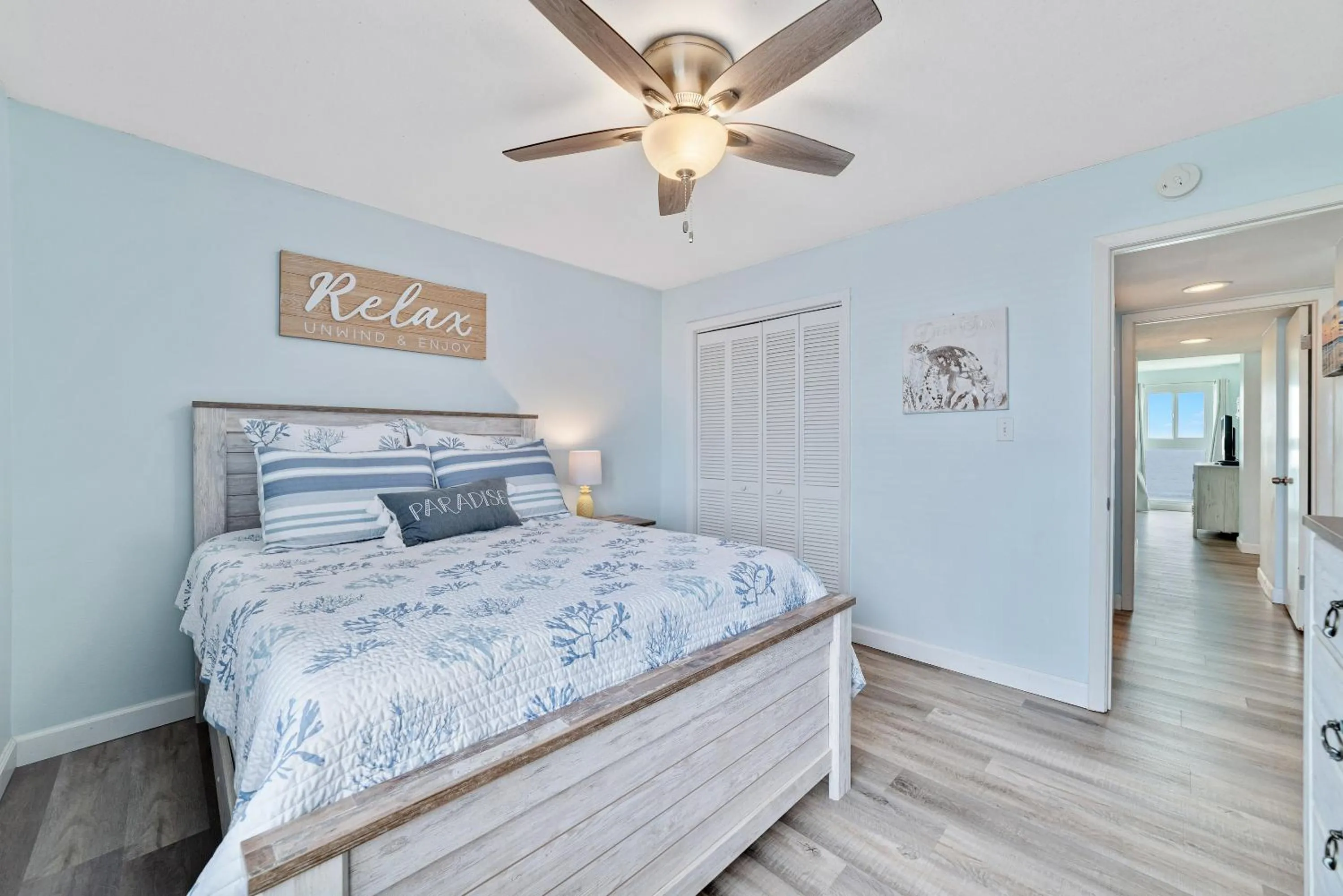 Bed in Edgewater West 94
