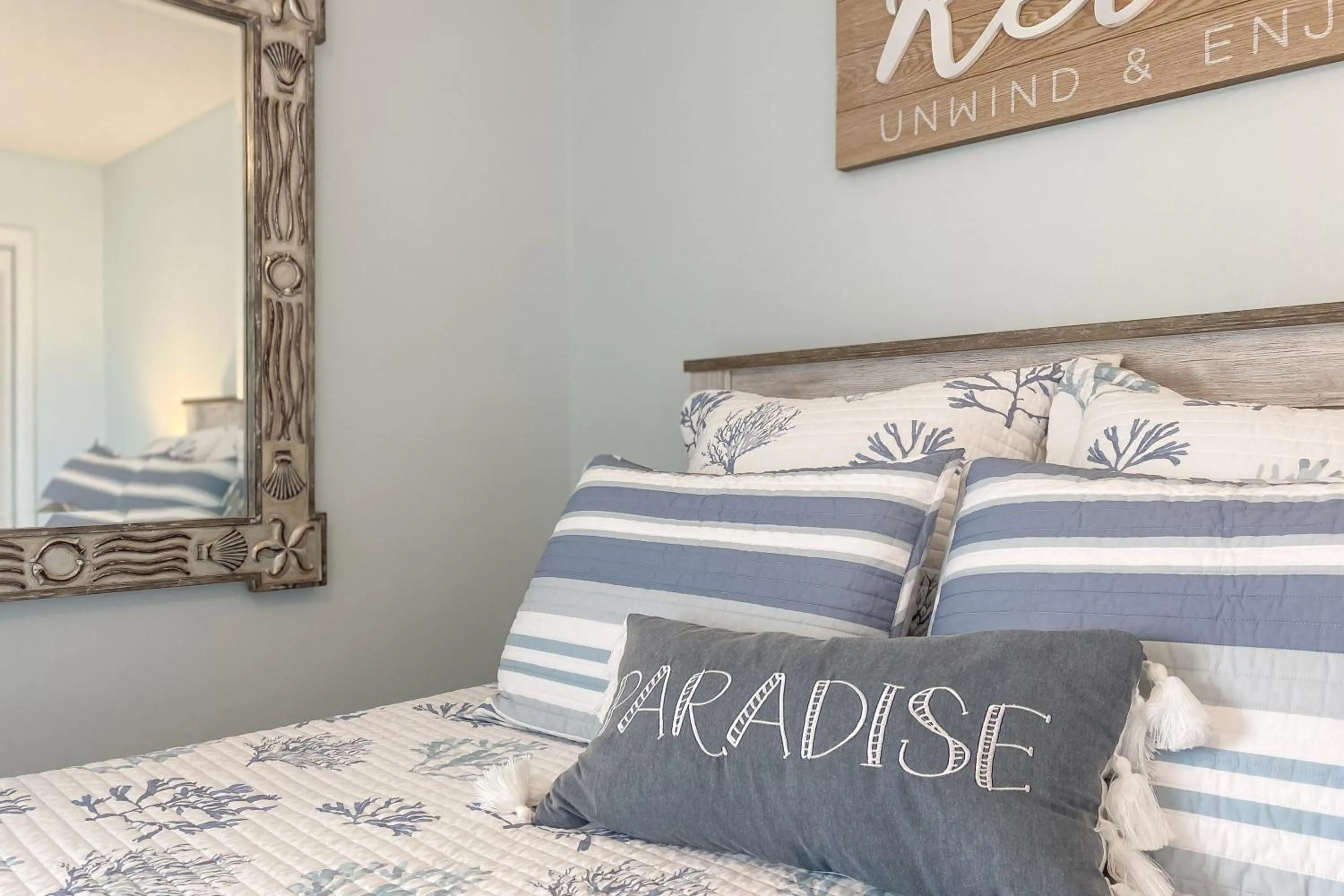 Bed in Edgewater West 94