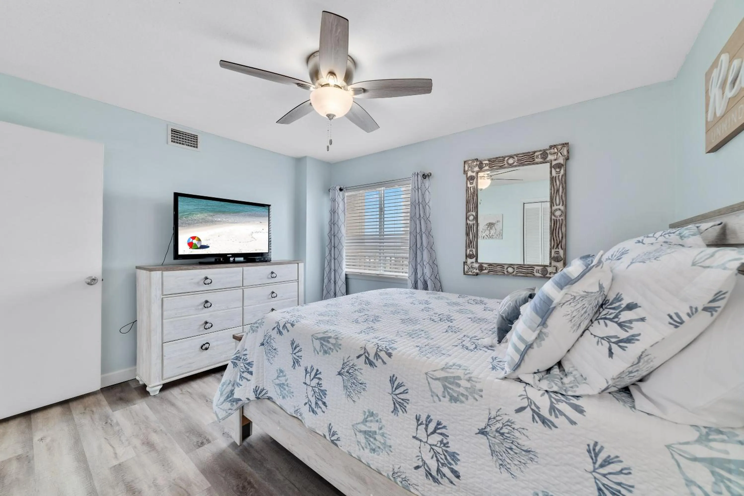 Bed in Edgewater West 94