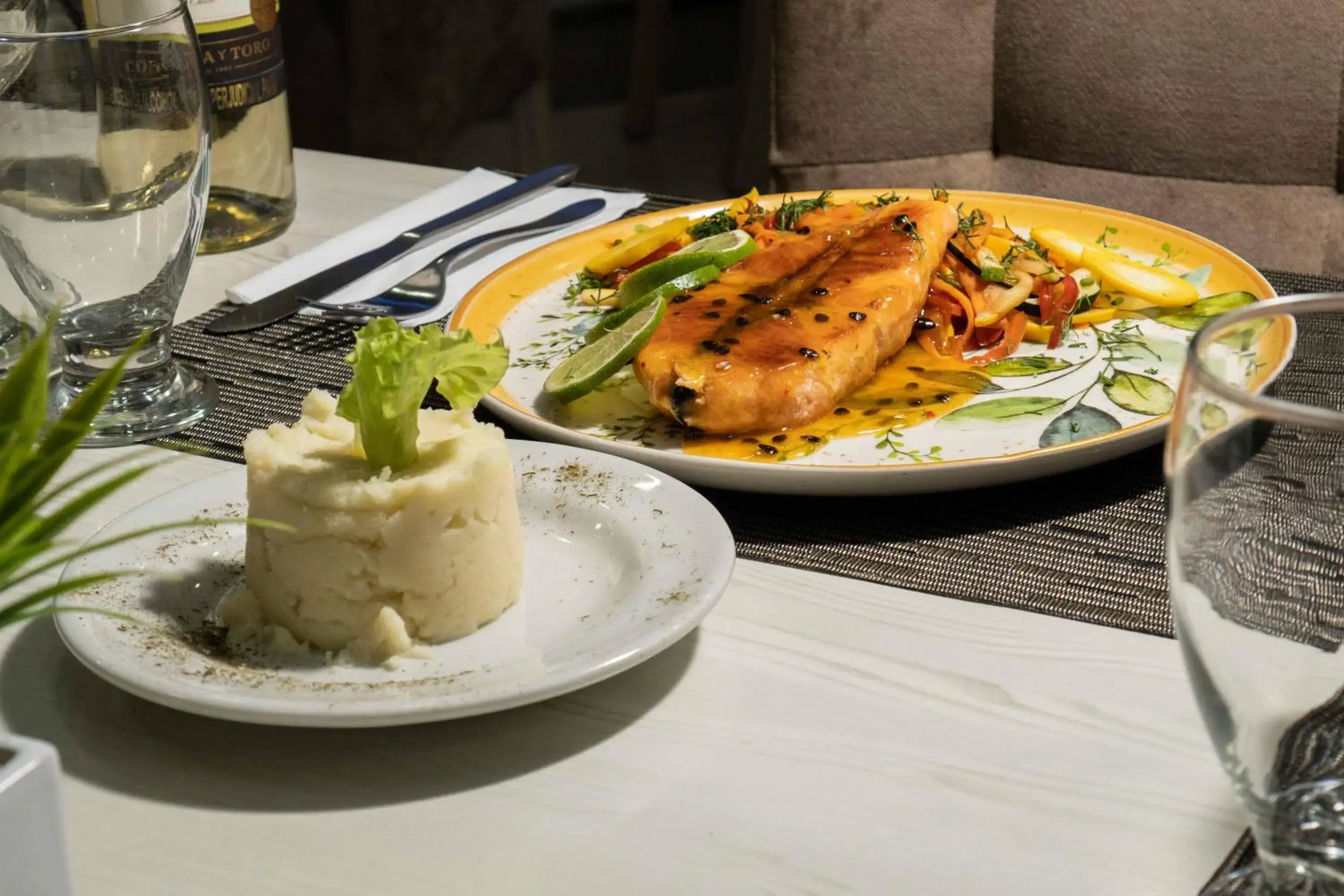 Restaurant/places to eat in Azor Hotel Cali Versalles Restaurant/places to eat in Azor Hotel Cali Versalles