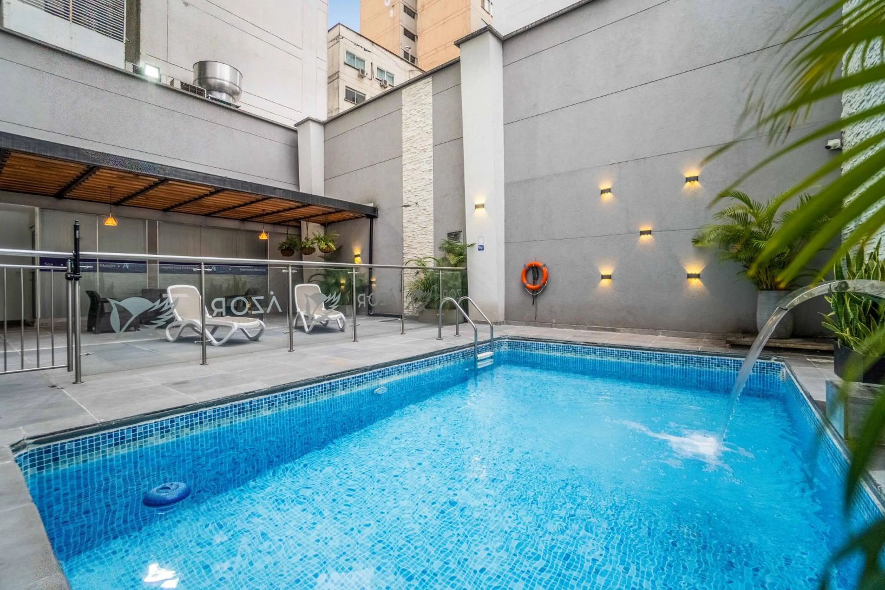 Swimming pool in Azor Hotel Cali Versalles