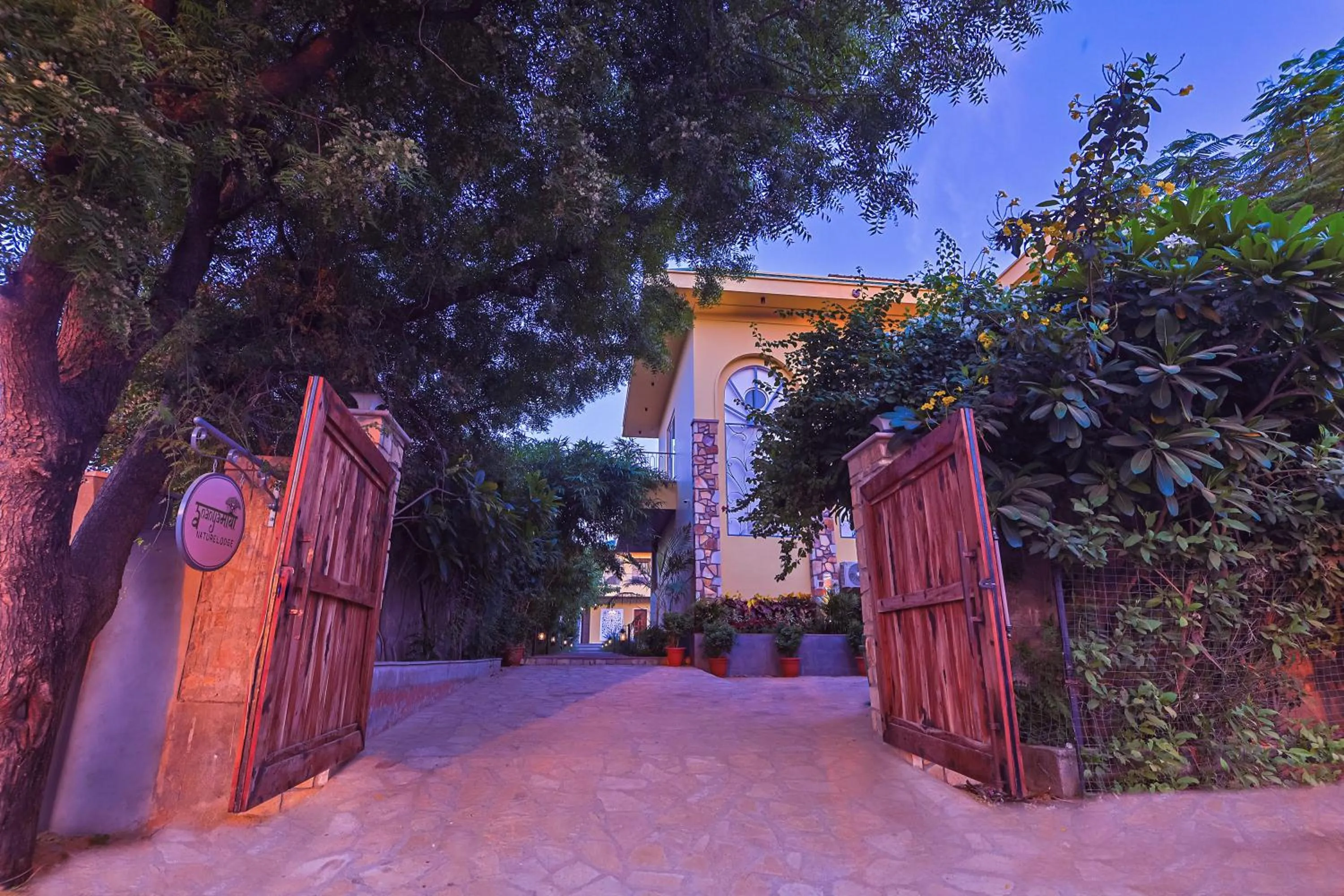 Facade/entrance in Ananyamaya nature lodge