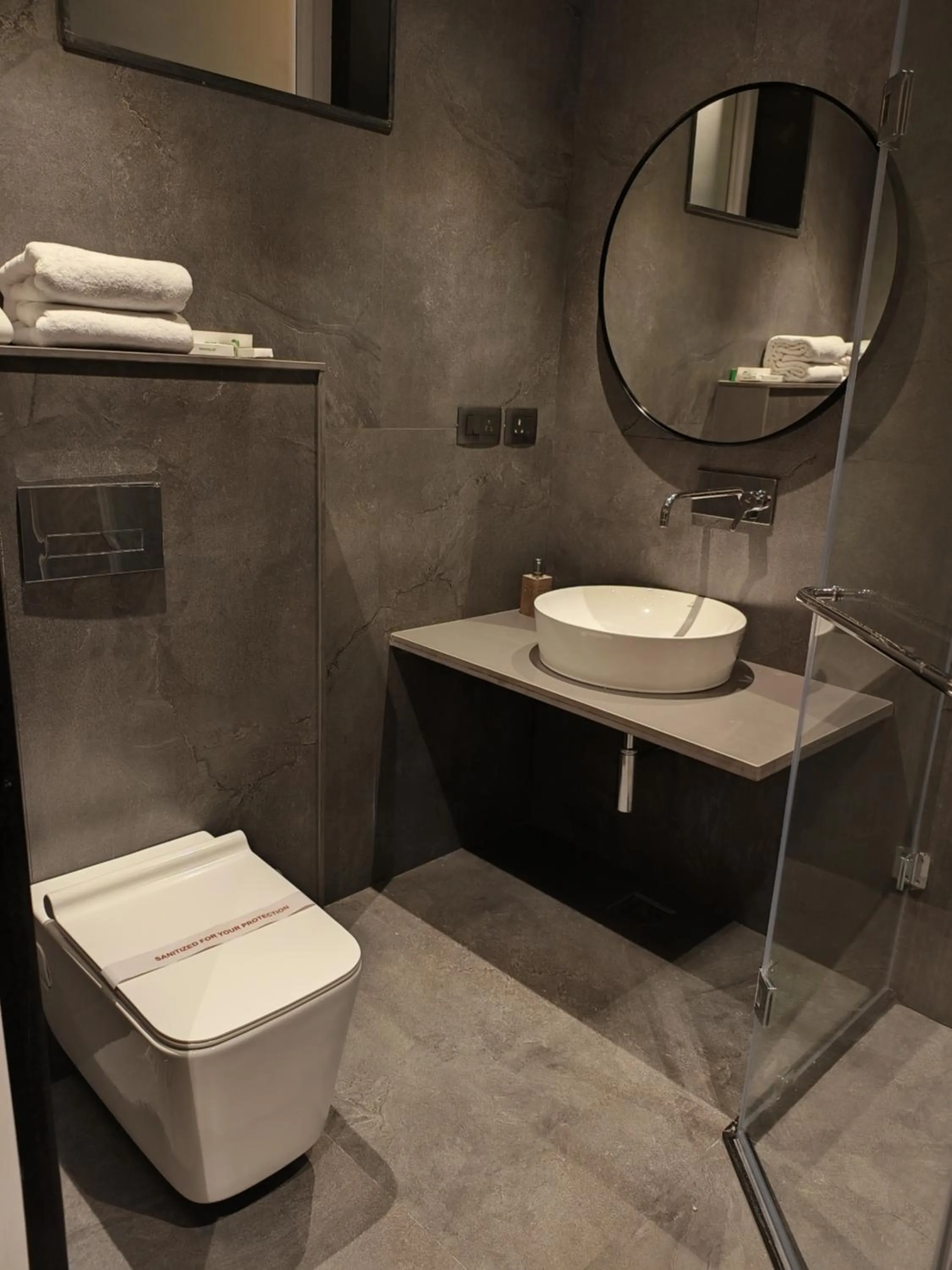 Toilet in Ananyamaya nature lodge