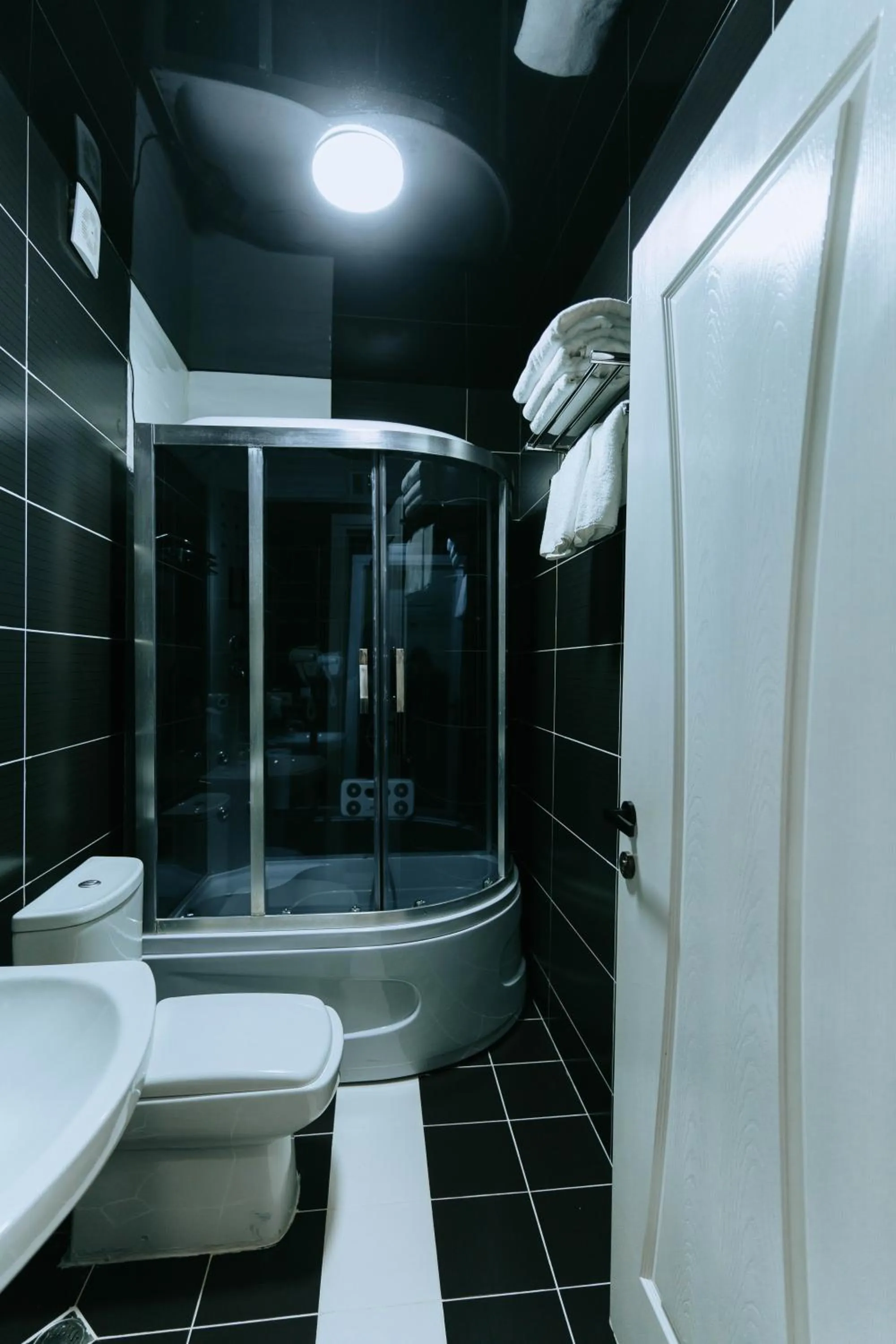 Bathroom in Hotel Old Town