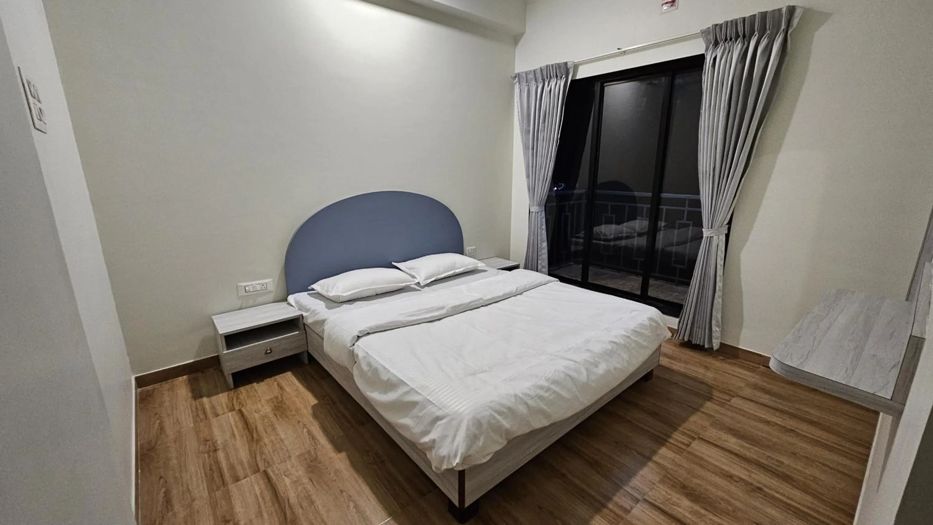 Bed in Coastal Paradise