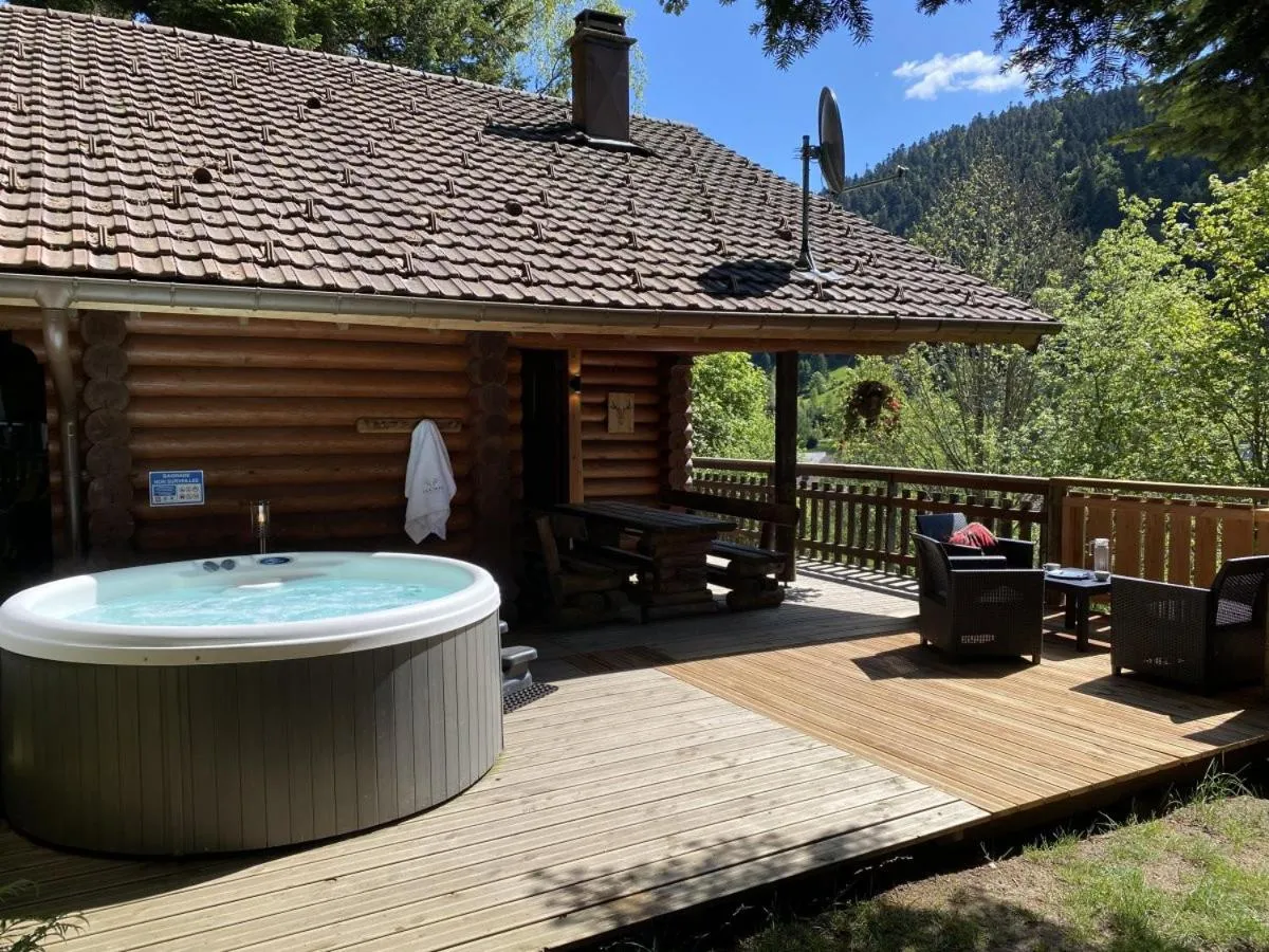 Off site in LE GRAND CERF Chalet en rondins avec SPA Jacuzzi
