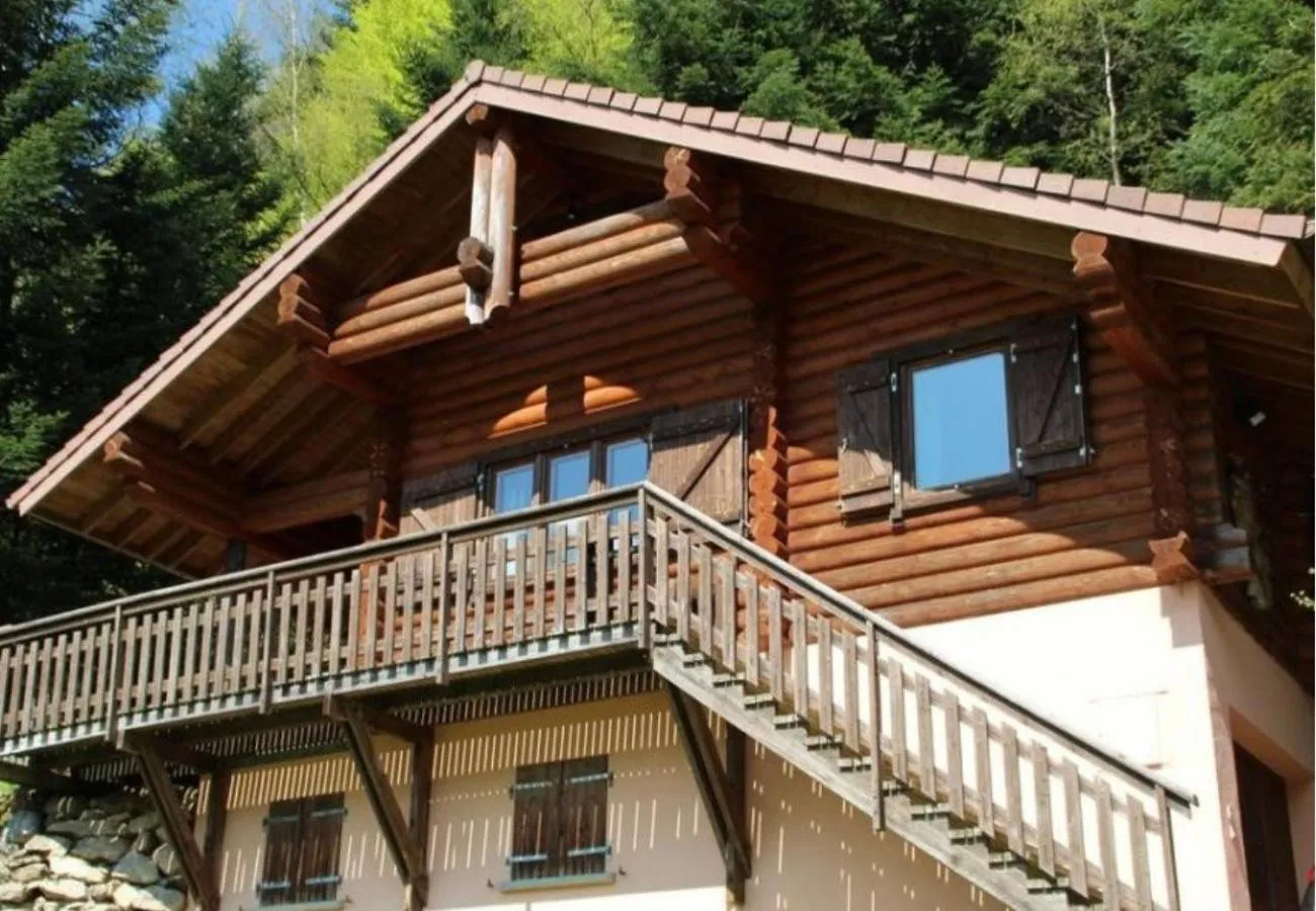 Off site in LE GRAND CERF Chalet en rondins avec SPA Jacuzzi