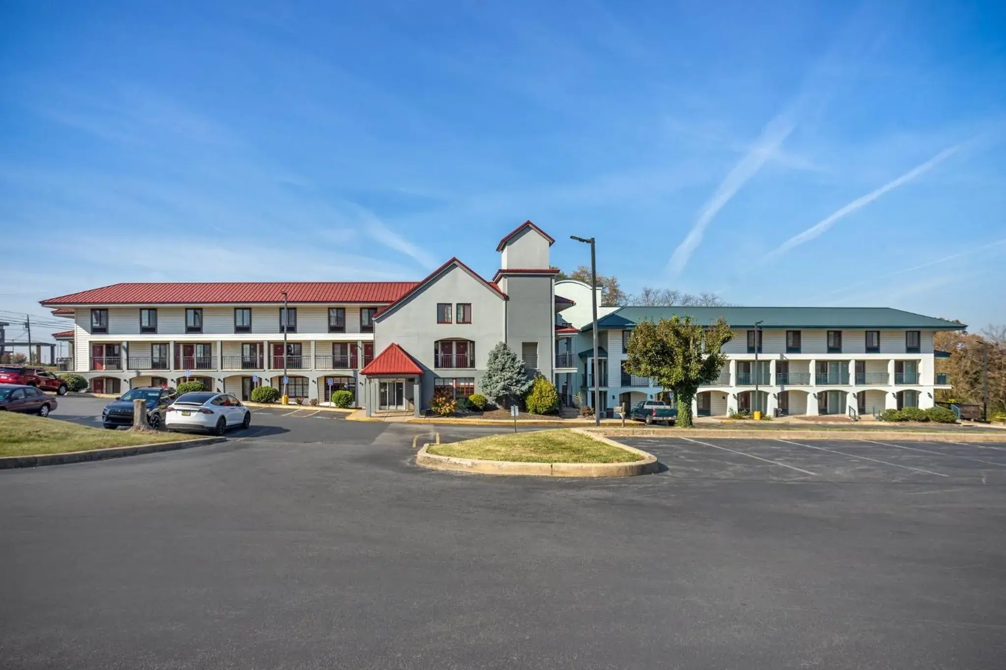 Property building in HomeTowne Studios by Red Roof Lancaster Property building in HomeTowne Studios by Red Roof Lancaster