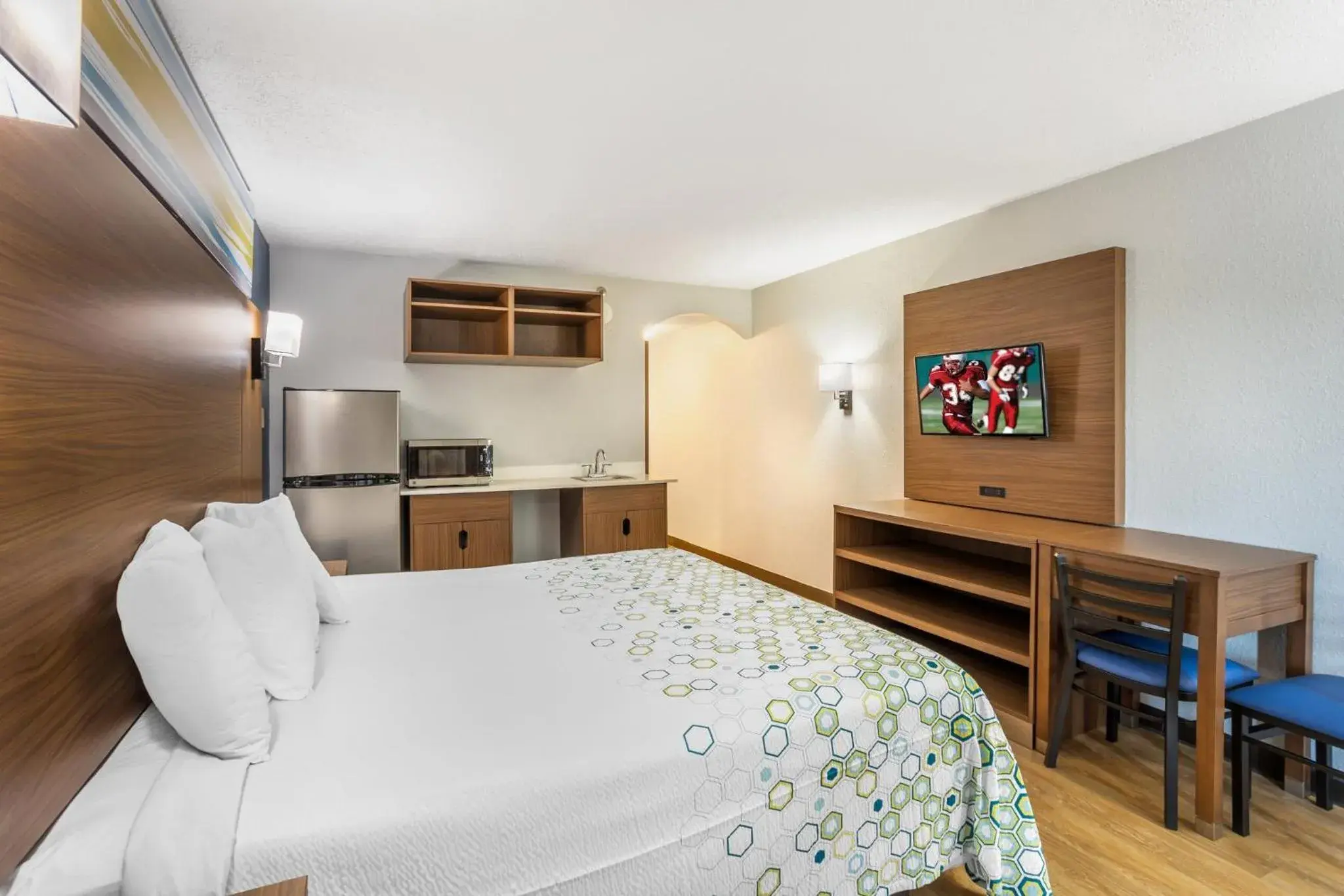 Photo of the whole room, Bed in HomeTowne Studios by Red Roof Lancaster Photo of the whole room, Bed in HomeTowne Studios by Red Roof Lancaster