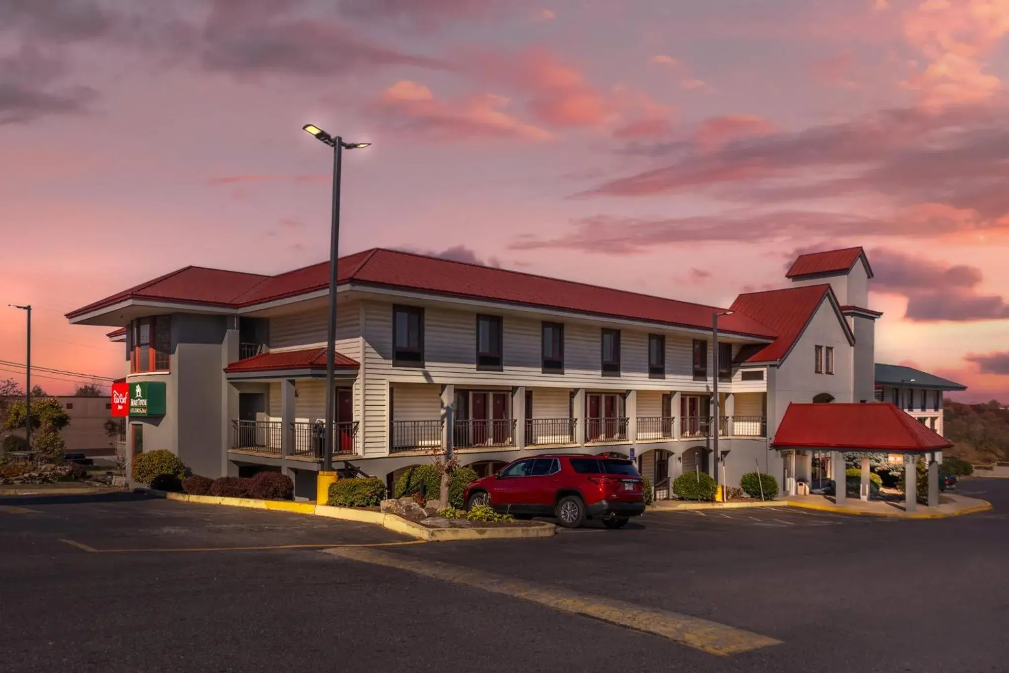 Facade/entrance in HomeTowne Studios by Red Roof Lancaster Facade/entrance in HomeTowne Studios by Red Roof Lancaster