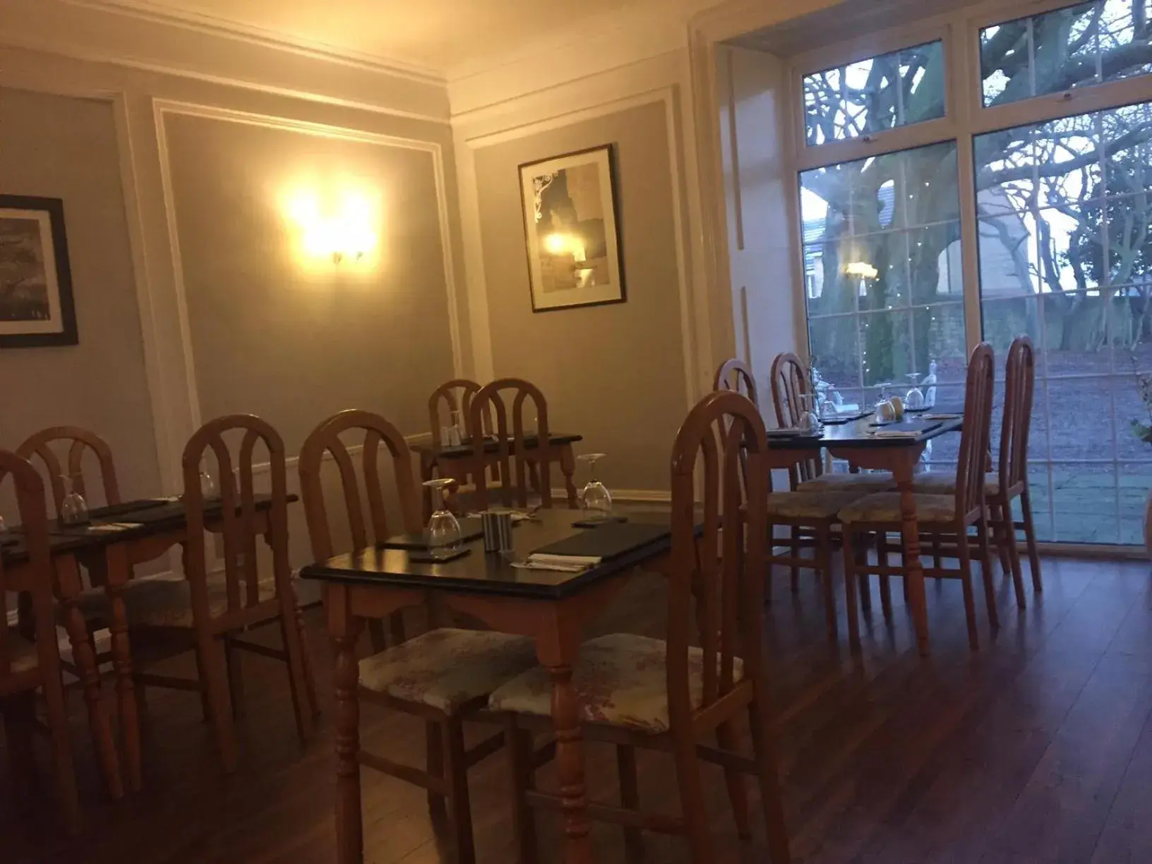 Restaurant/Places to Eat in Healey House Hotel