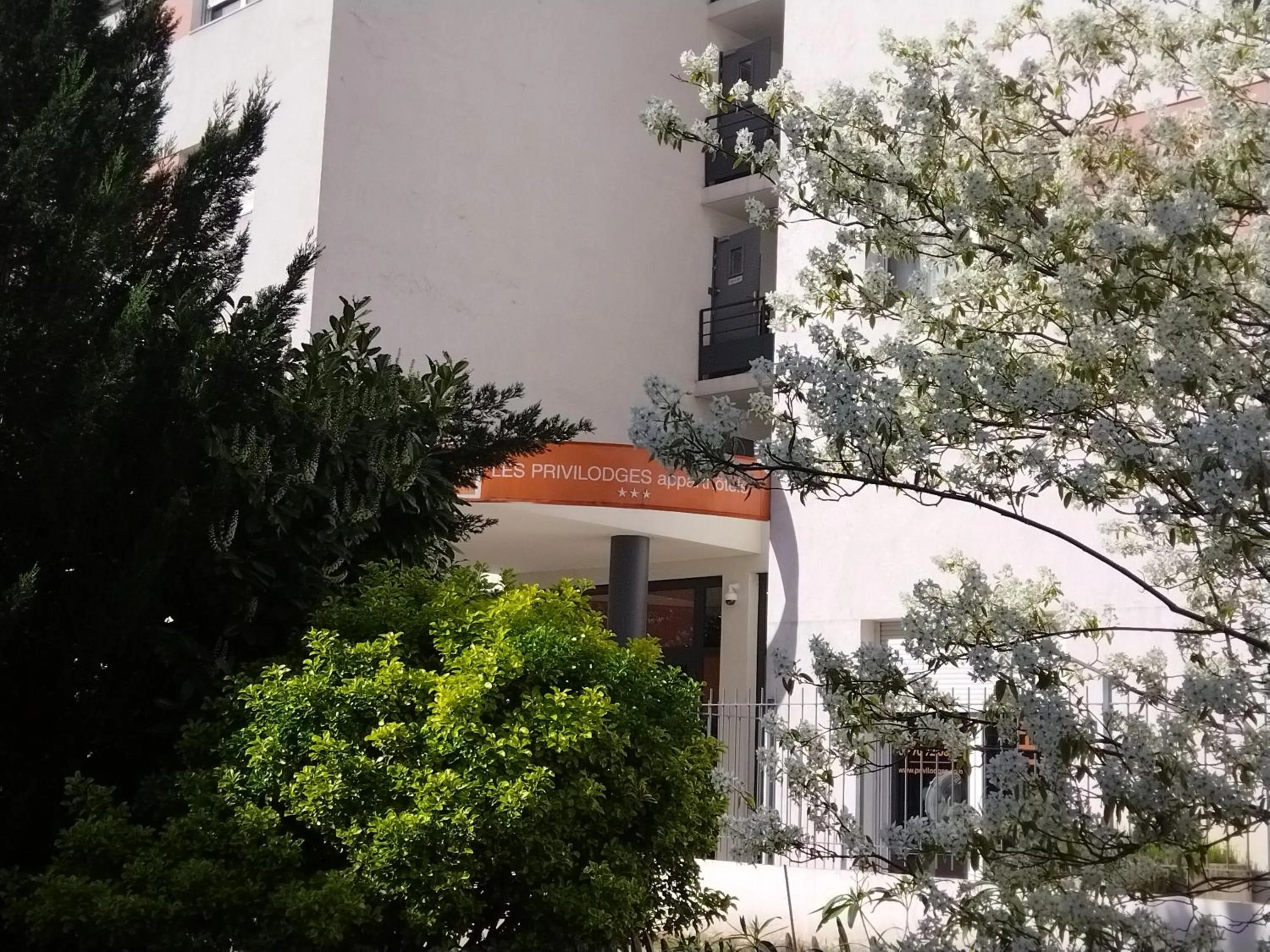 Garden view in Apparthotel Privilodges Lyon Lumière