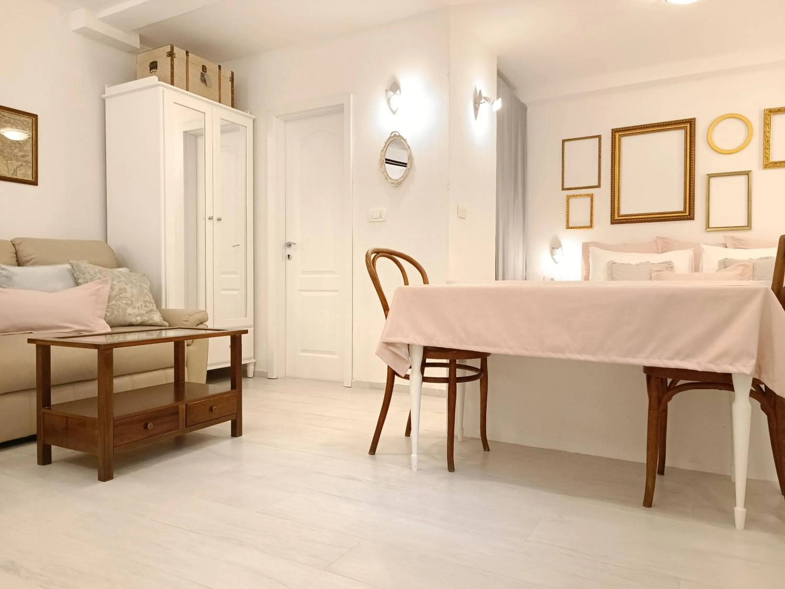 Living room, Bed in Summer Dream Studio
