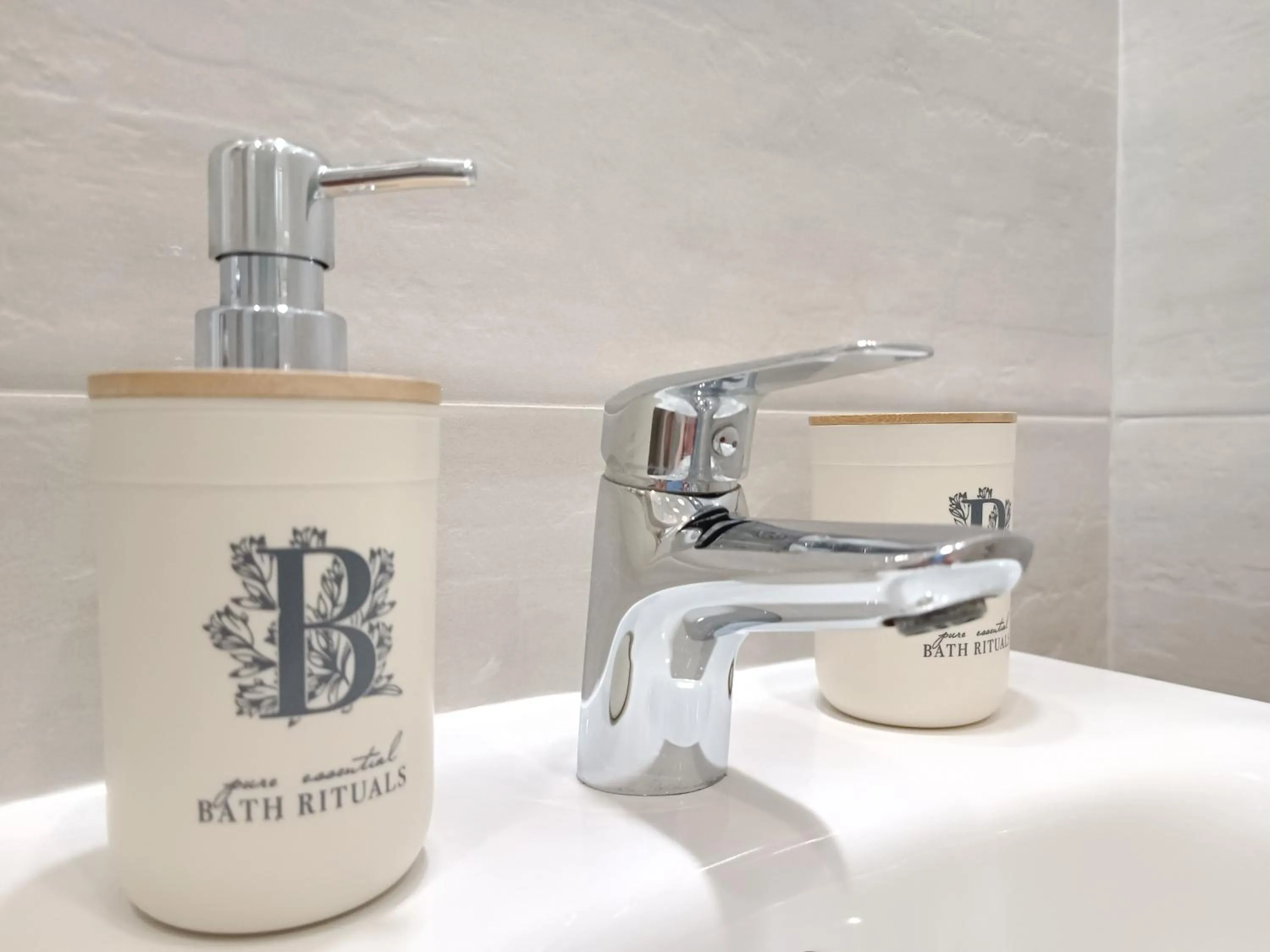 Bathroom in Summer Dream Studio