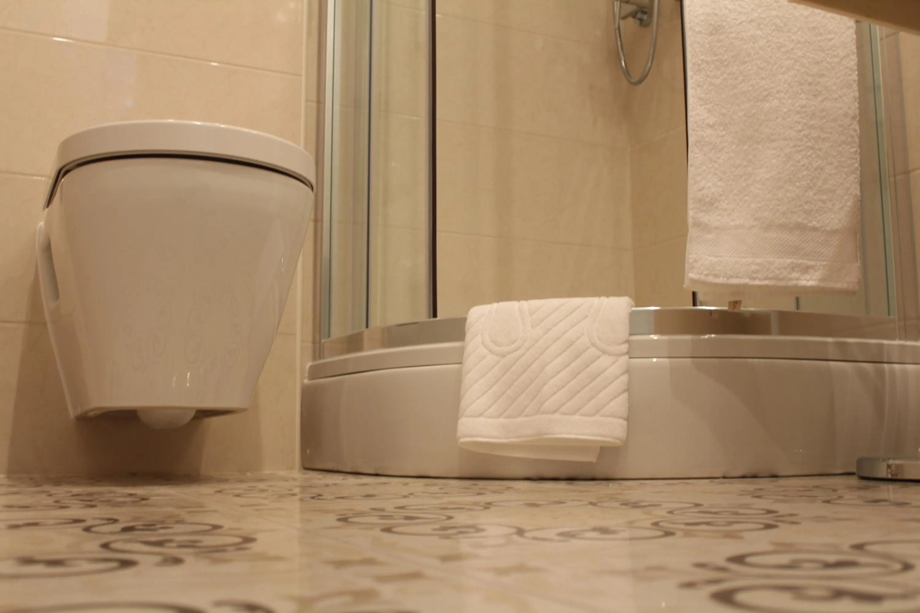 Shower in Summer Dream Studio