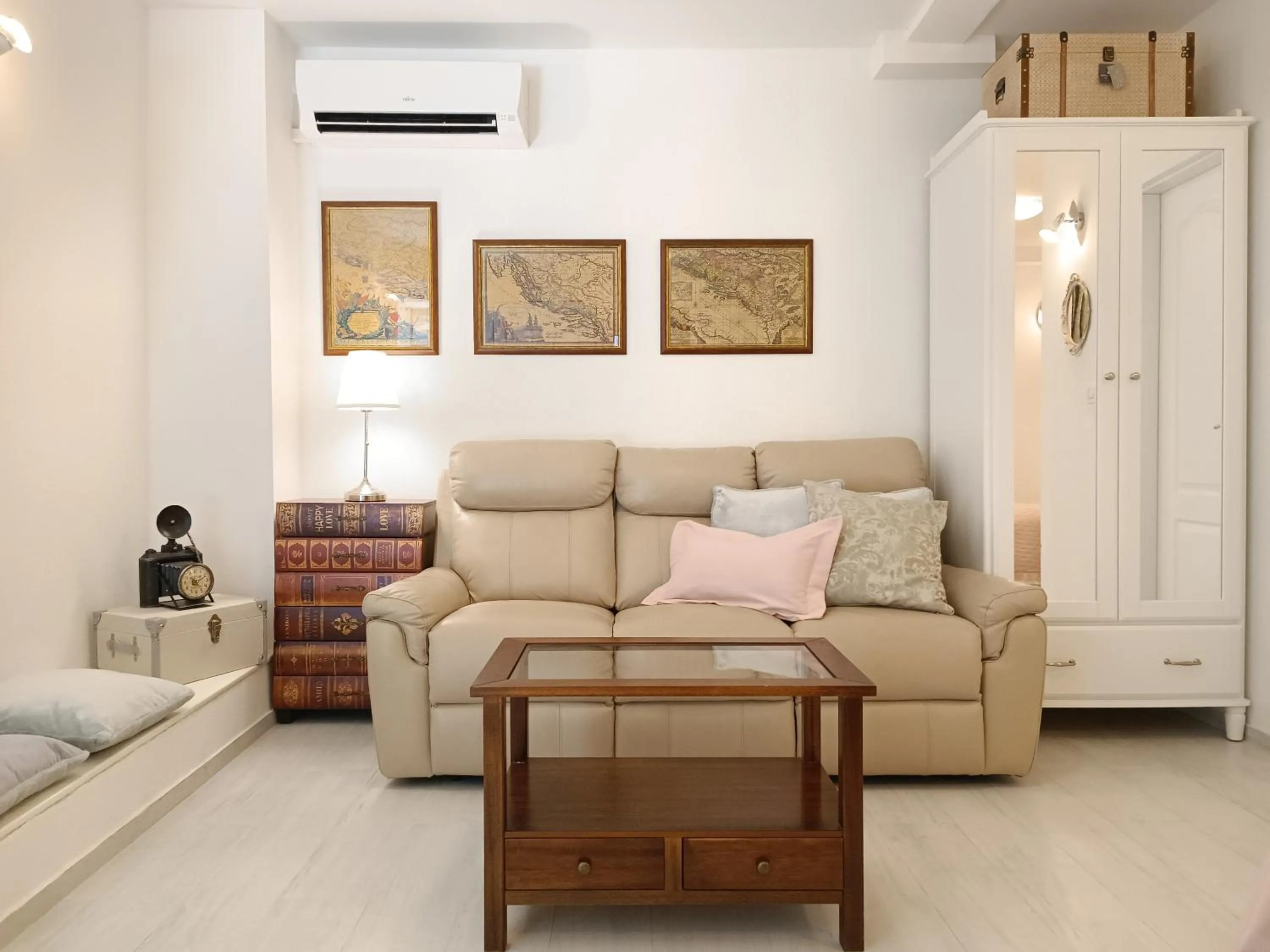 Living room in Summer Dream Studio