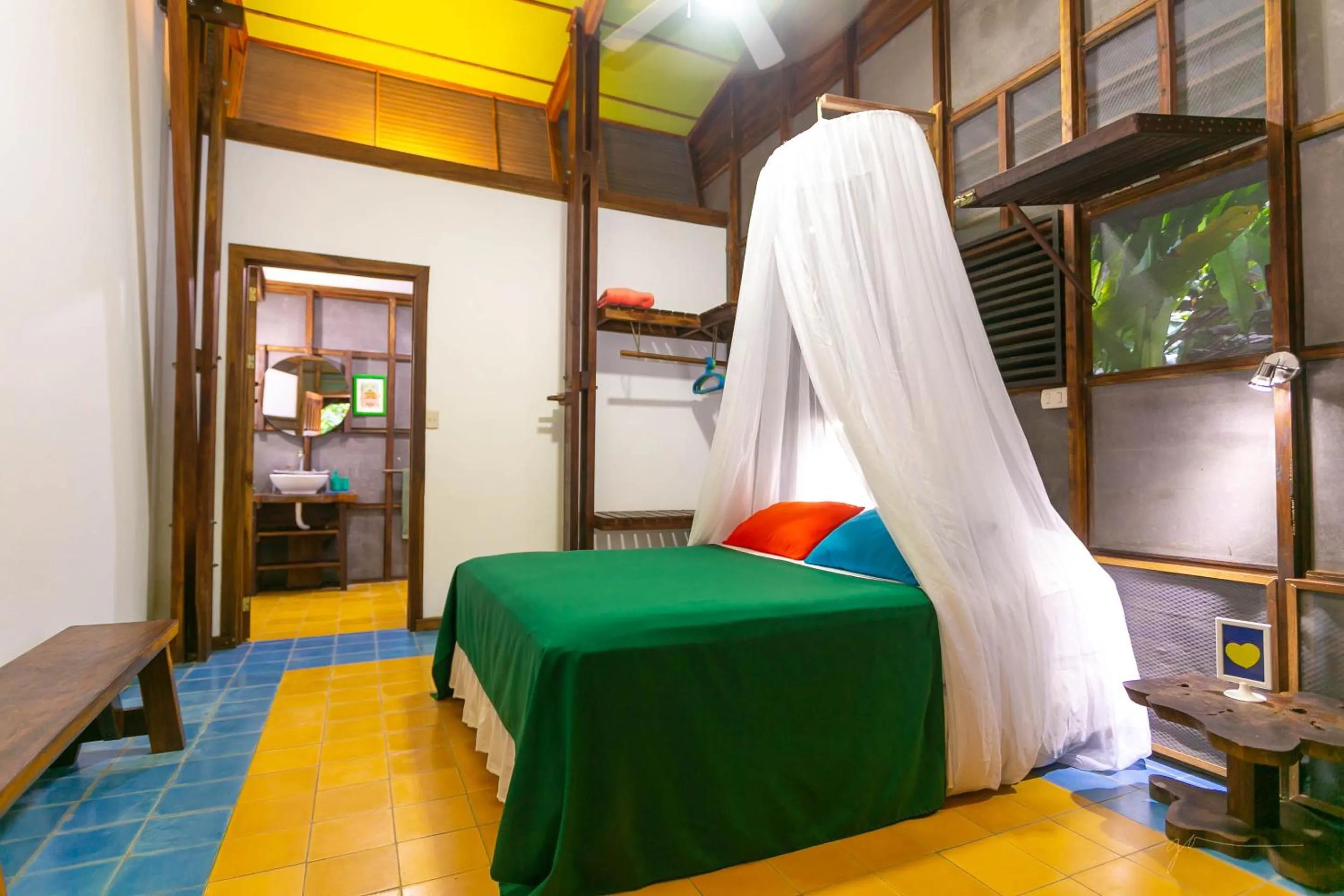 Photo of the whole room, Bed in La Kukula Lodge