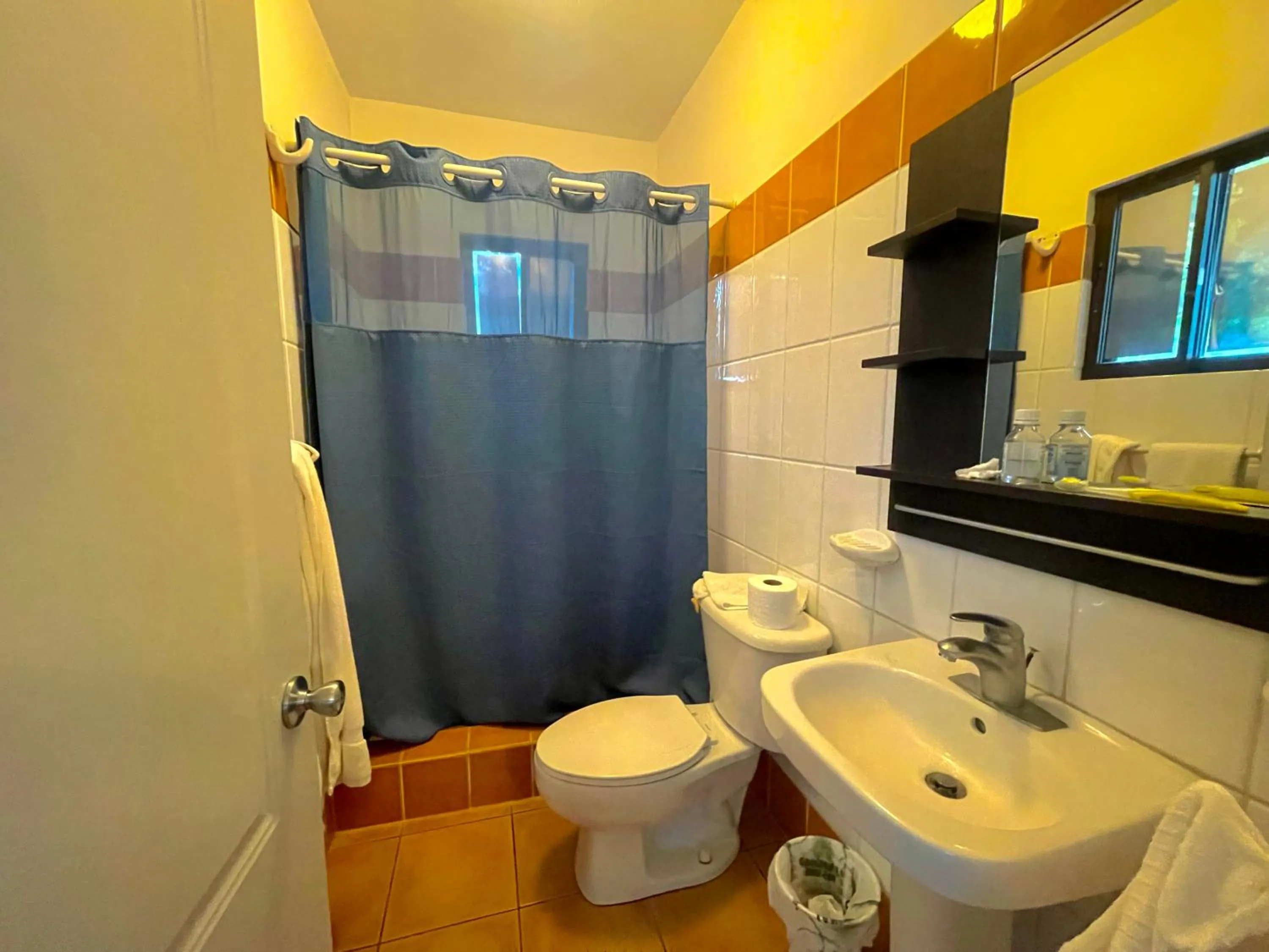 Shower in Coral Blanco Hotel