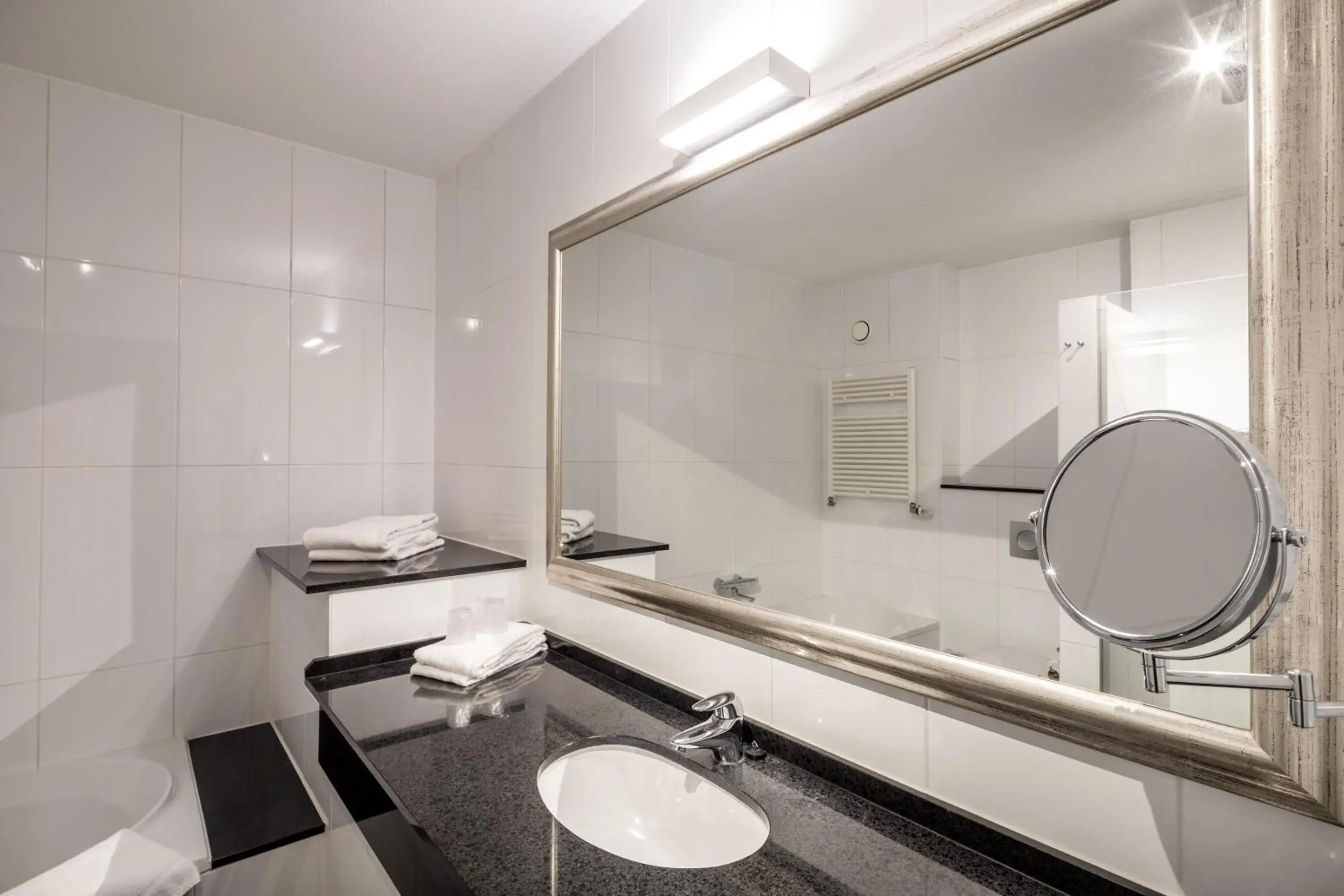 Comfort Double Room in Hotel van der Valk Wolvega-Heerenveen Comfort Double Room in Hotel van der Valk Wolvega-Heerenveen