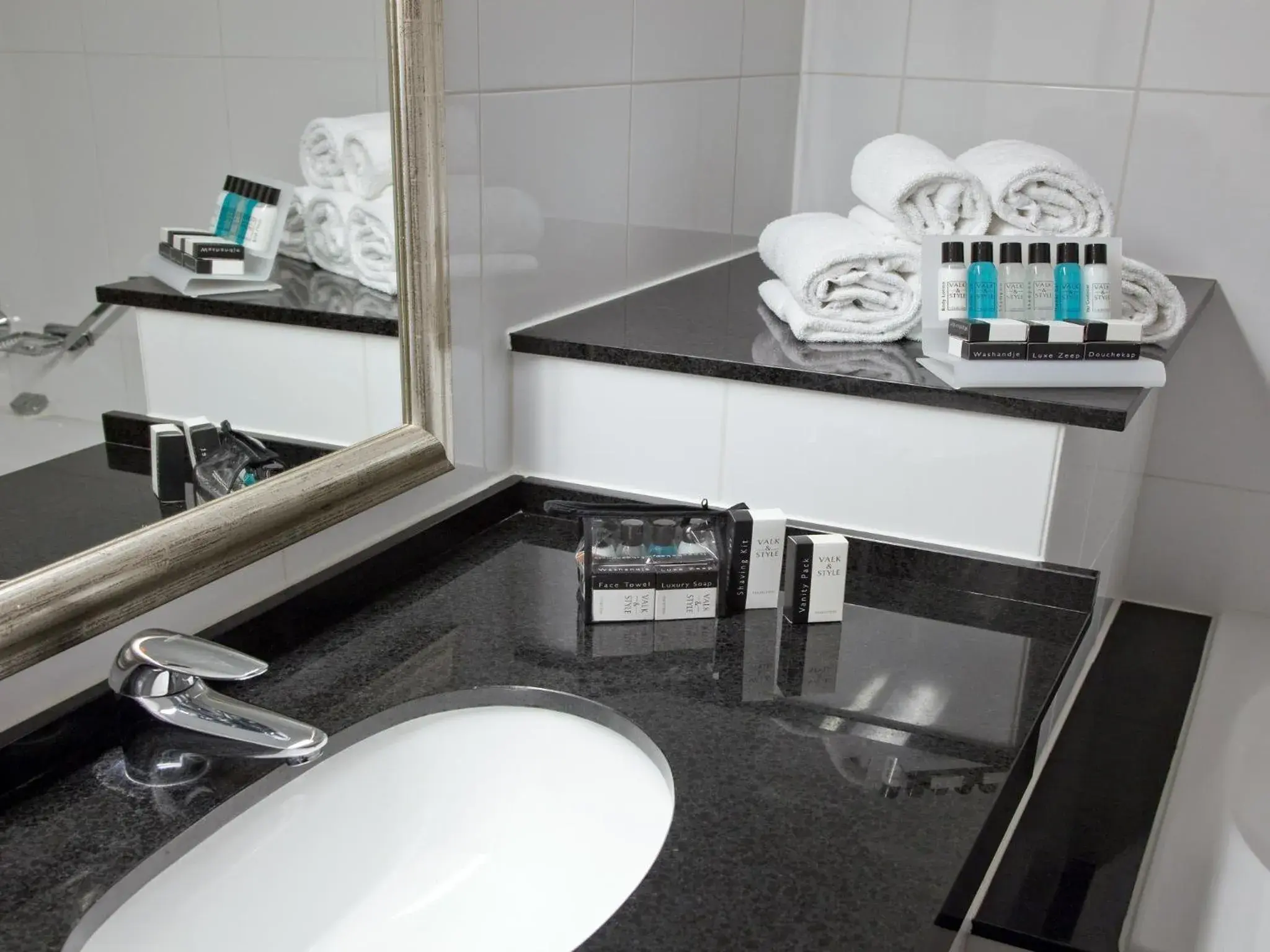 Comfort Double Room with Garden View in Hotel van der Valk Wolvega-Heerenveen Comfort Double Room with Garden View in Hotel van der Valk Wolvega-Heerenveen