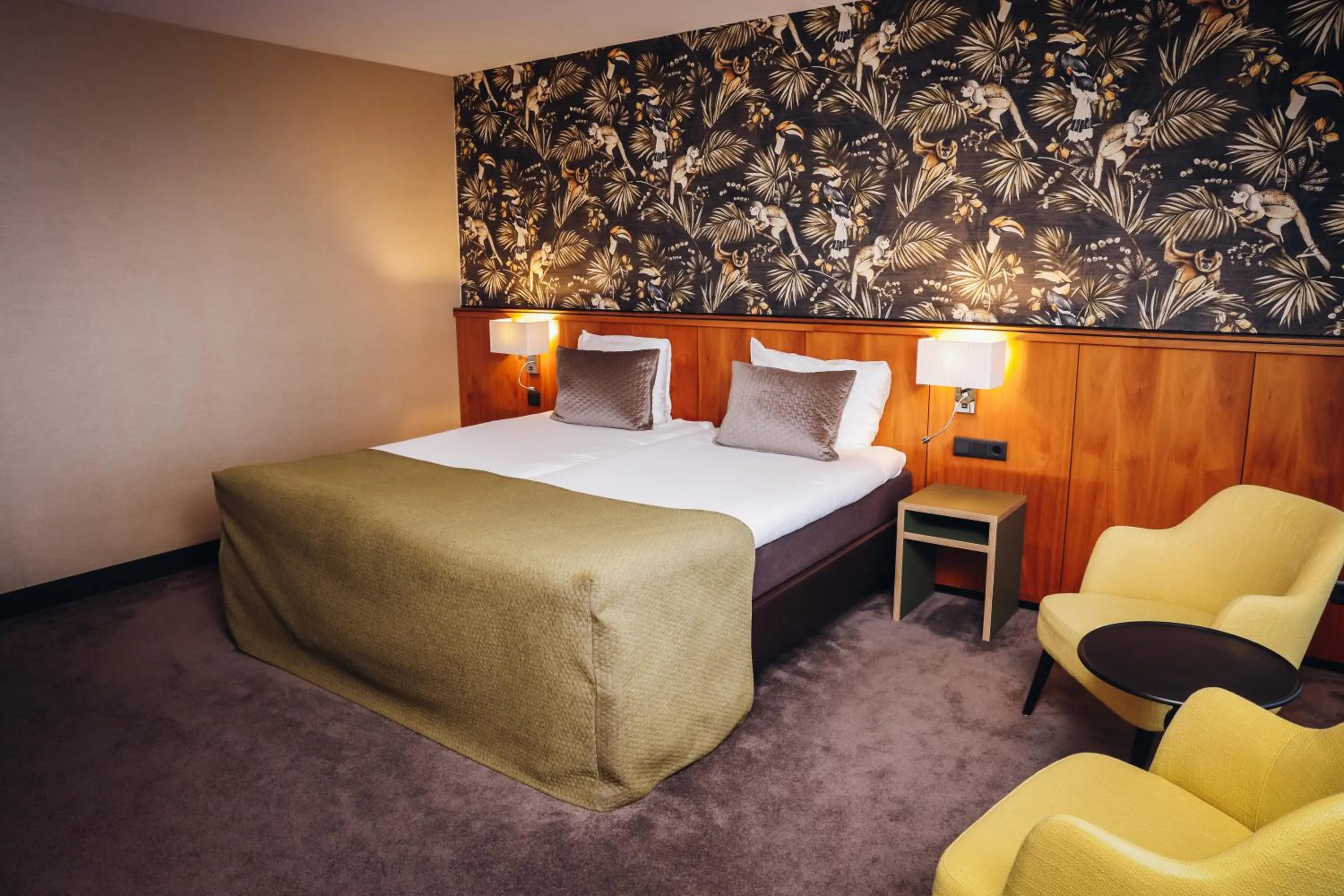 Bedroom, Bed in Hotel van der Valk Wolvega-Heerenveen