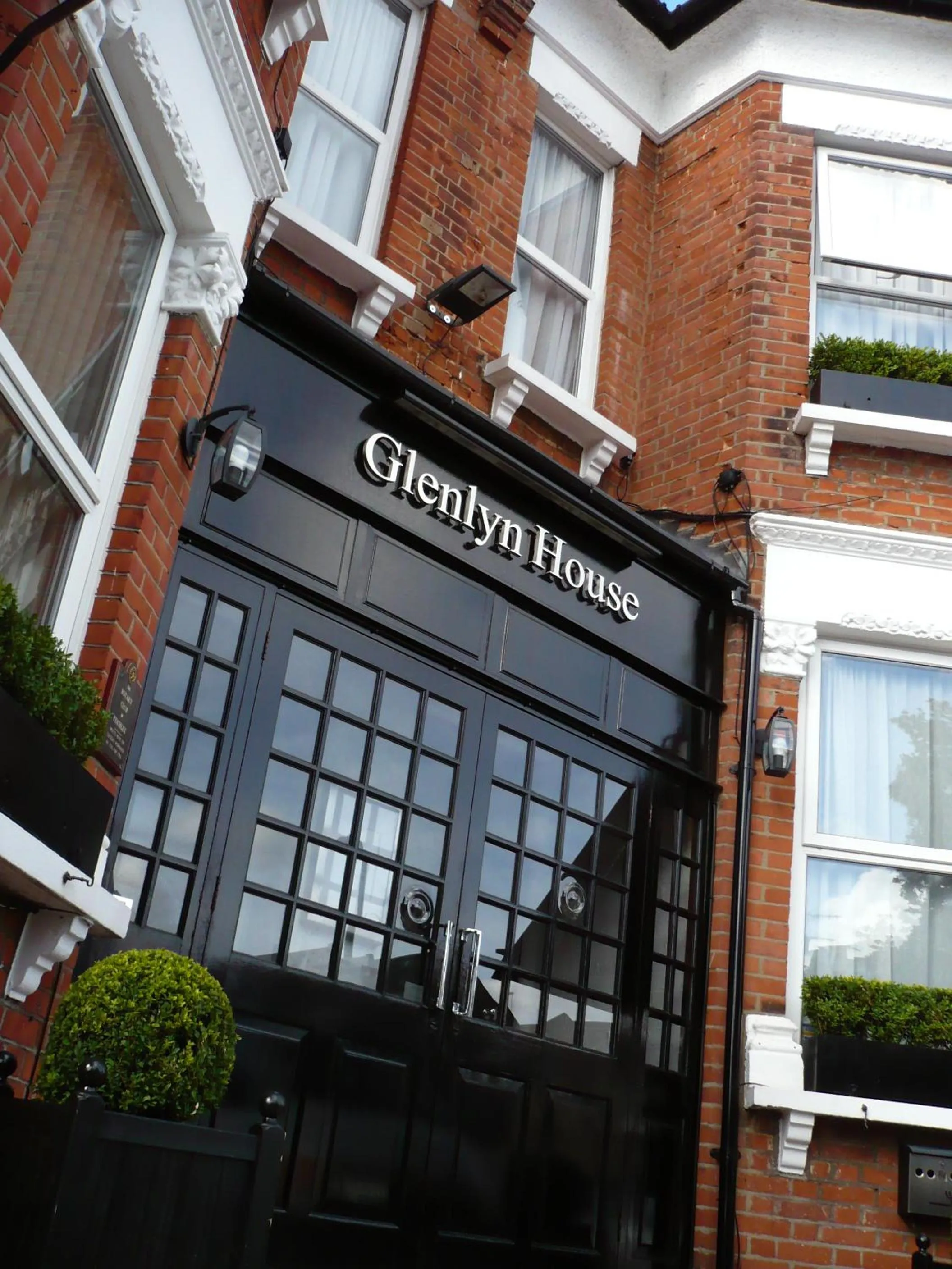 Property building in Glenlyn Hotel & Apartments