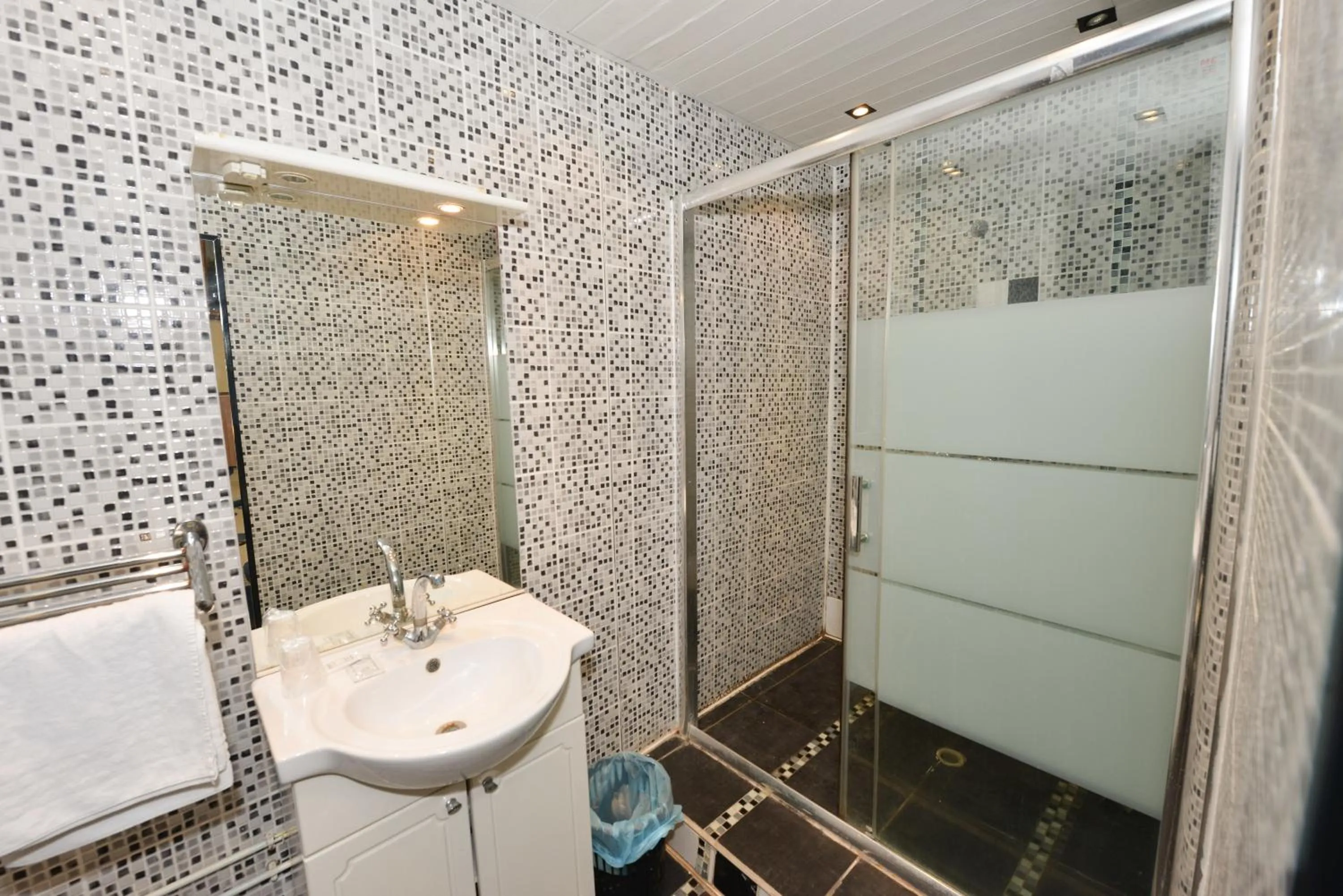 Bathroom in Hotel De La Poste