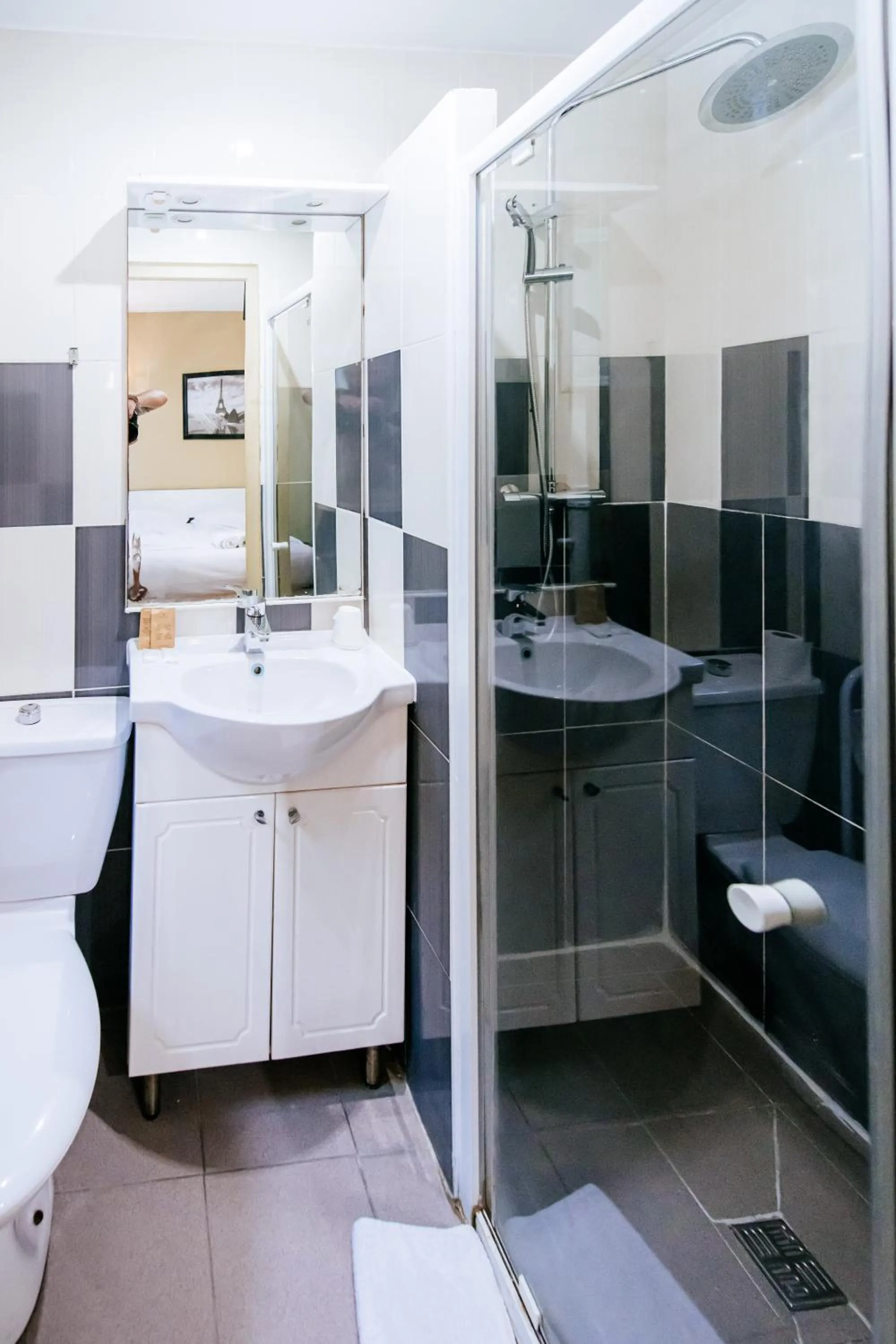 Bathroom in Hotel De La Poste