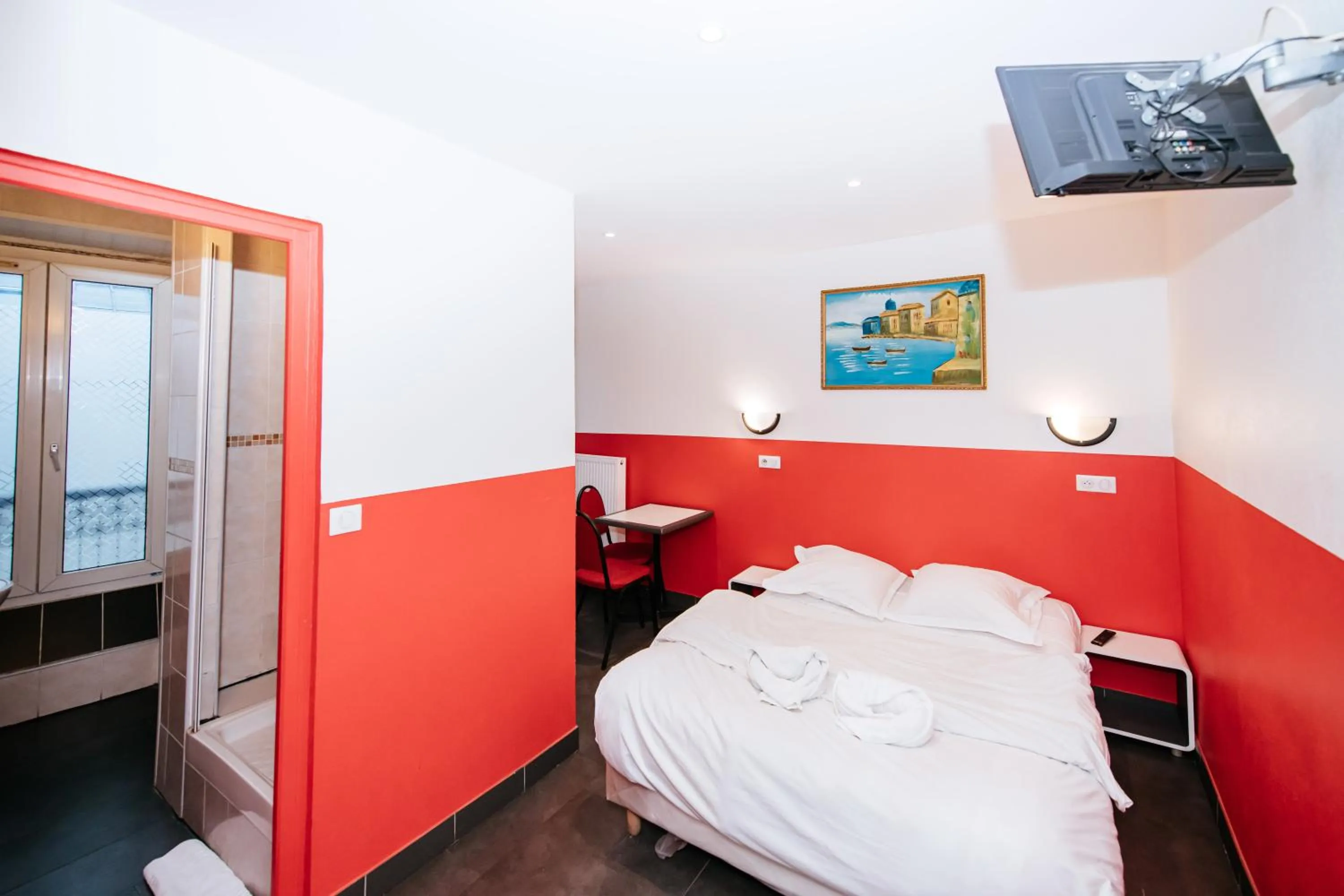 Photo of the whole room, Bed in Hotel De La Poste