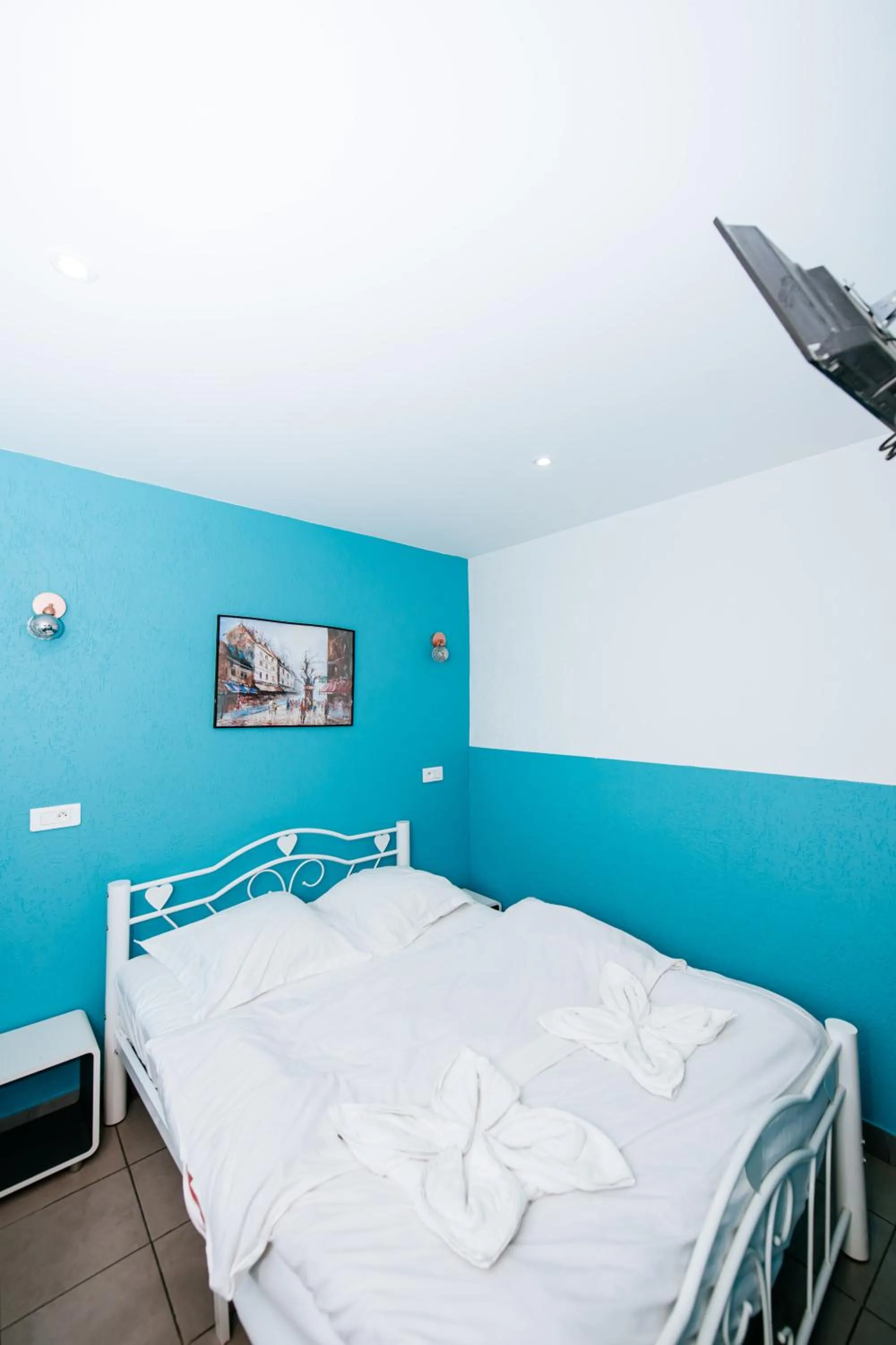 Photo of the whole room, Bed in Hotel De La Poste