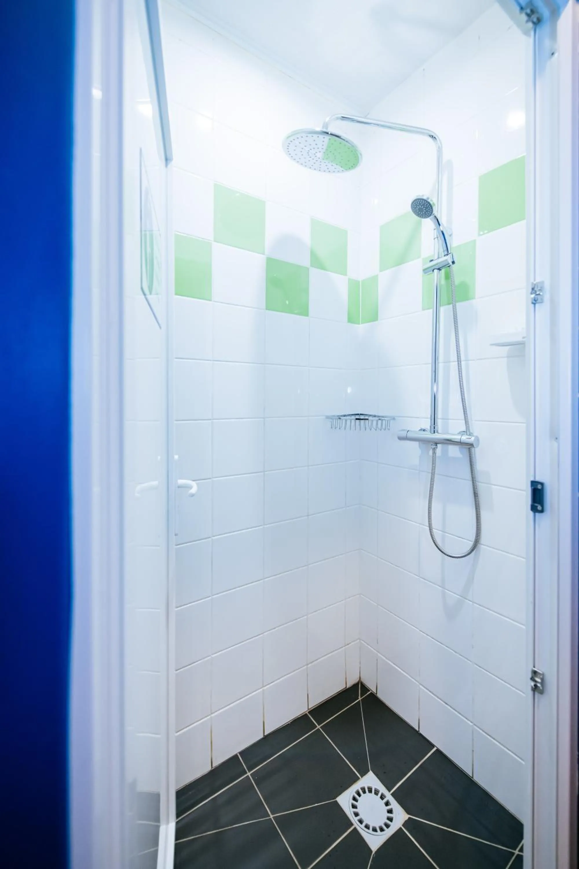 Shower in Hotel De La Poste