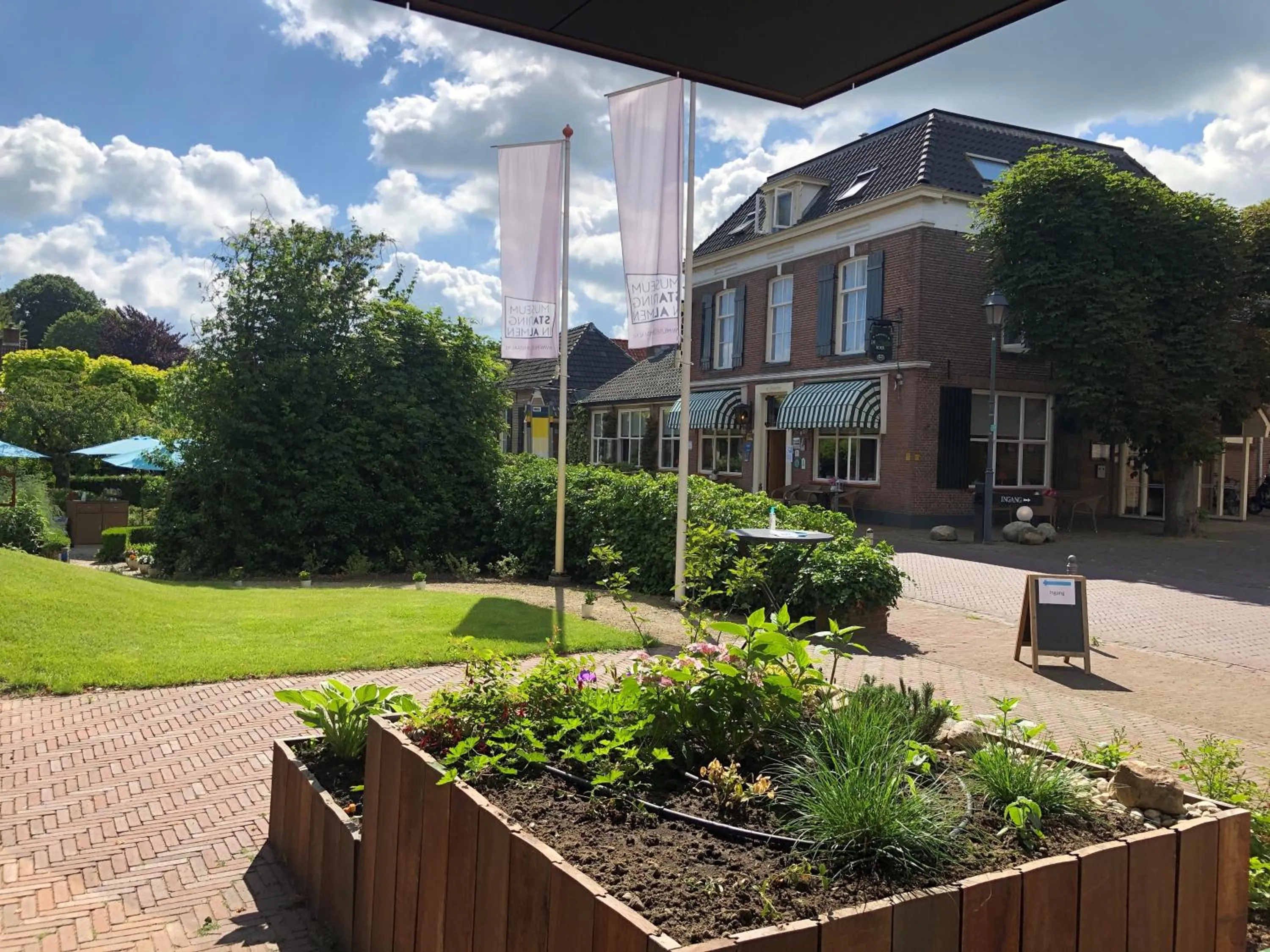 Property building in Landhotel De Hoofdige Boer