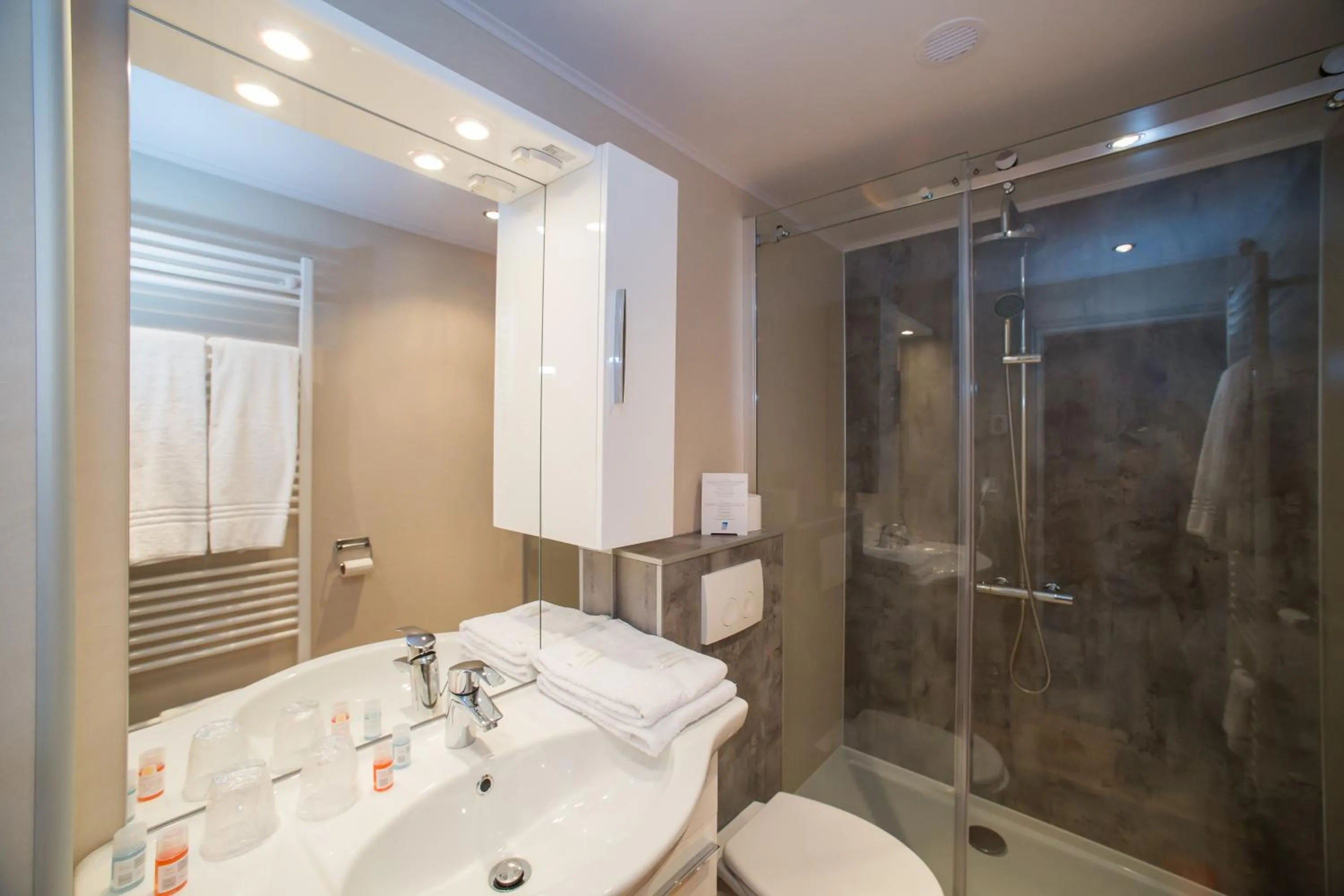 Bathroom in Landhotel De Hoofdige Boer