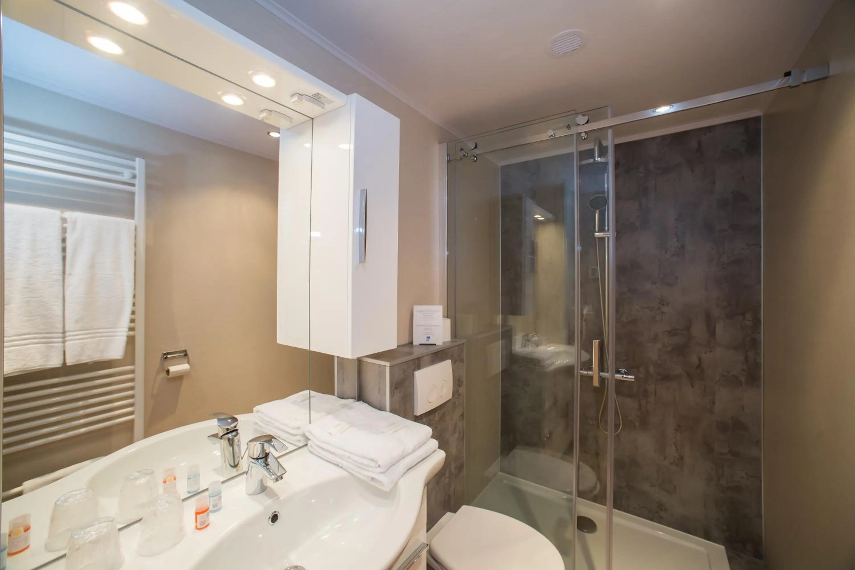 Bathroom in Landhotel De Hoofdige Boer