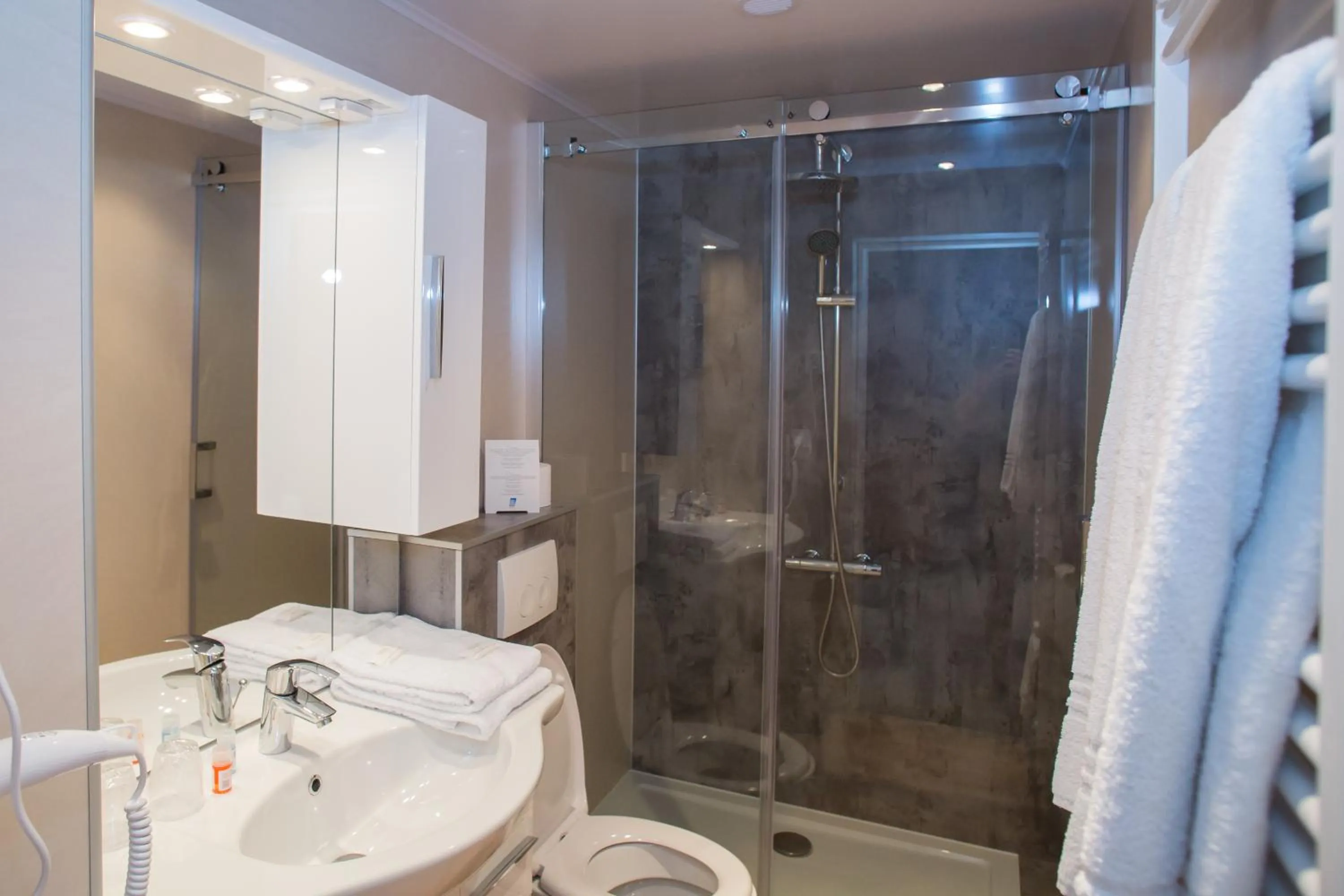 Bathroom in Landhotel De Hoofdige Boer