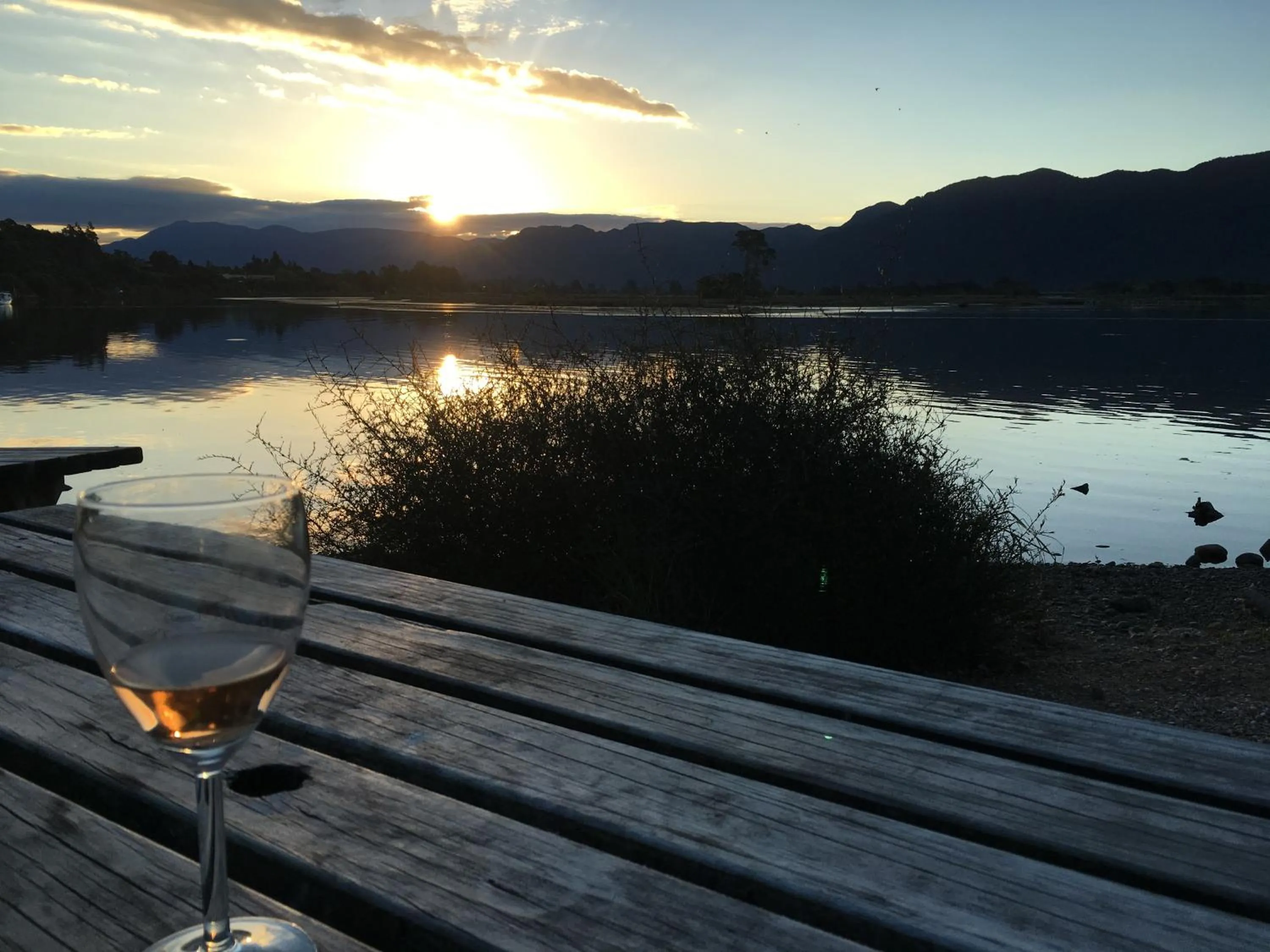 Lake view in Collingwood Park Motel