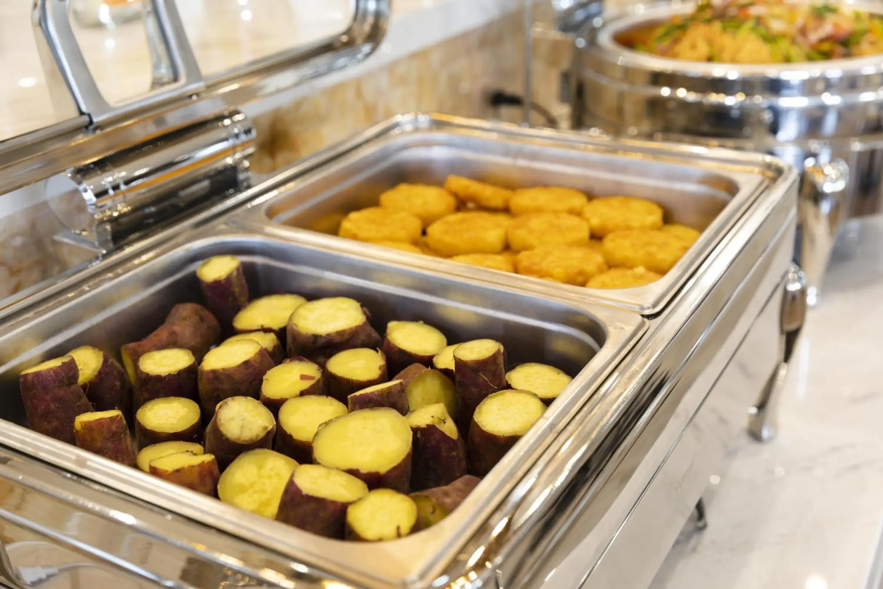 Restaurant/places to eat in Daphovina Hotel Restaurant/places to eat in Daphovina Hotel