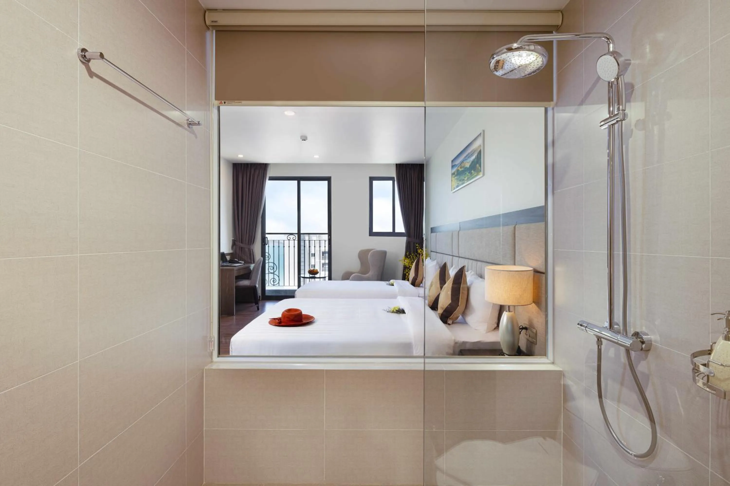 Bathroom, Bed in Daphovina Hotel