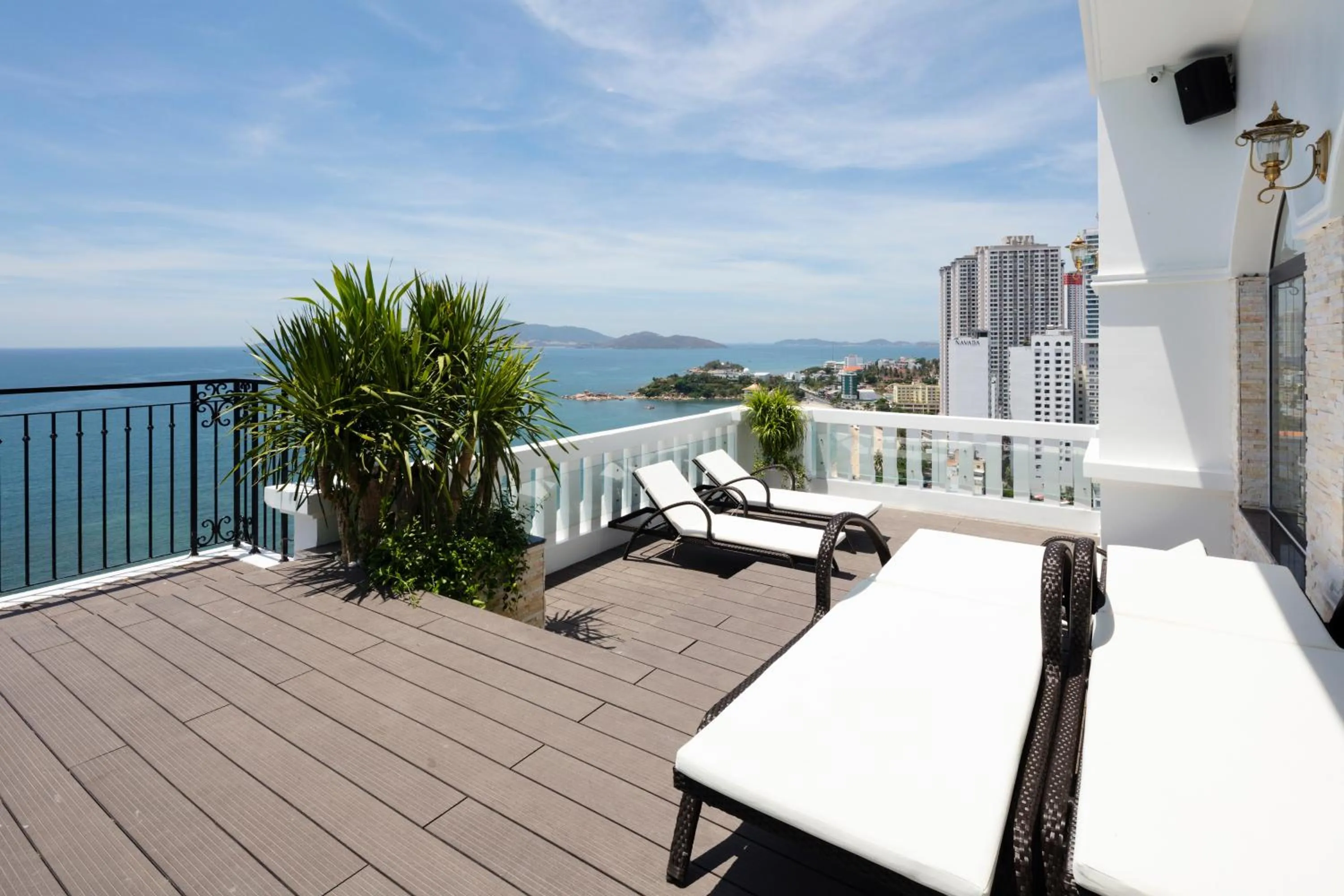 Patio in Daphovina Hotel