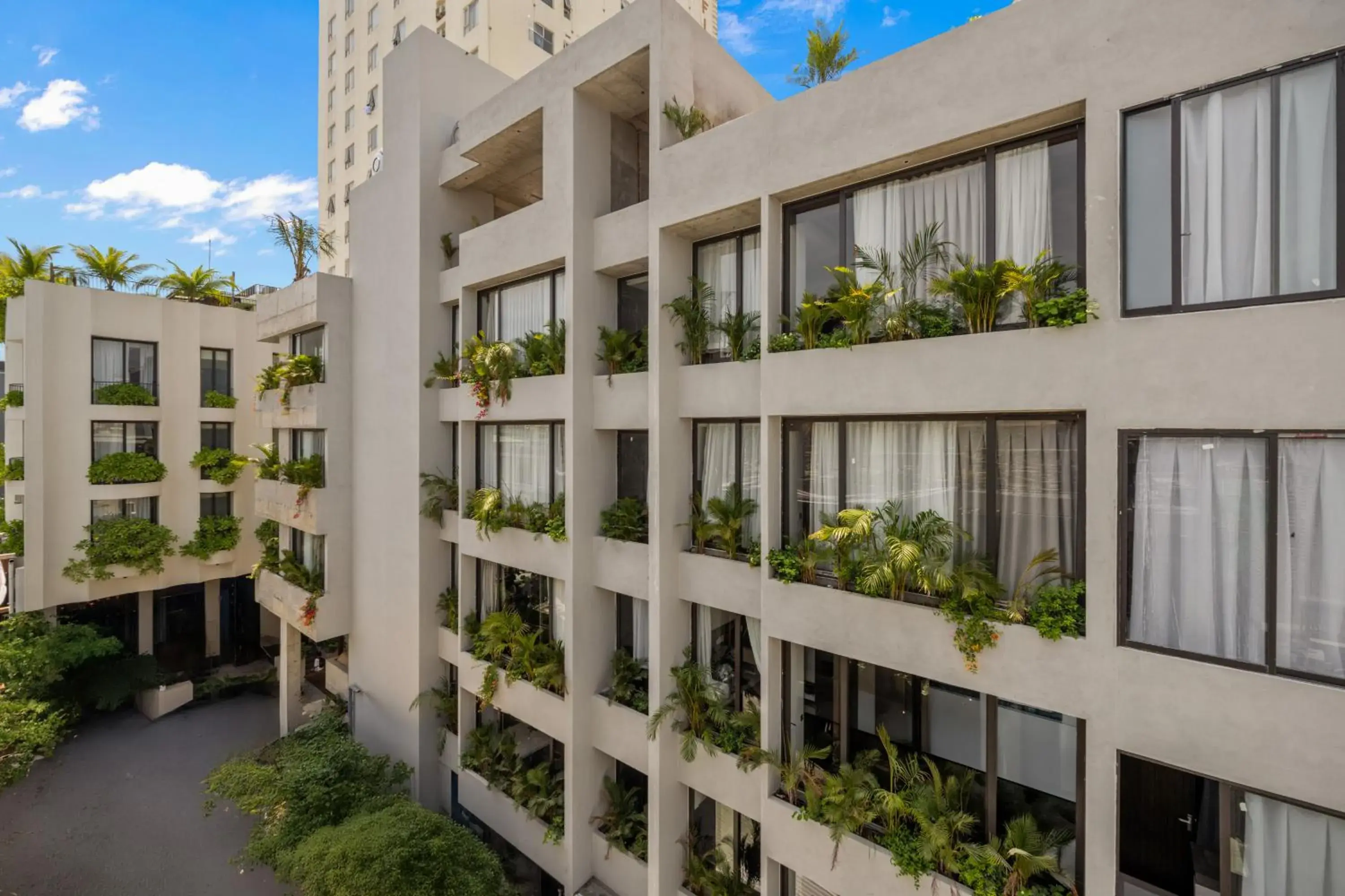 Property building in Thè HEM Hotel and Apartment Property building in Thè HEM Hotel and Apartment