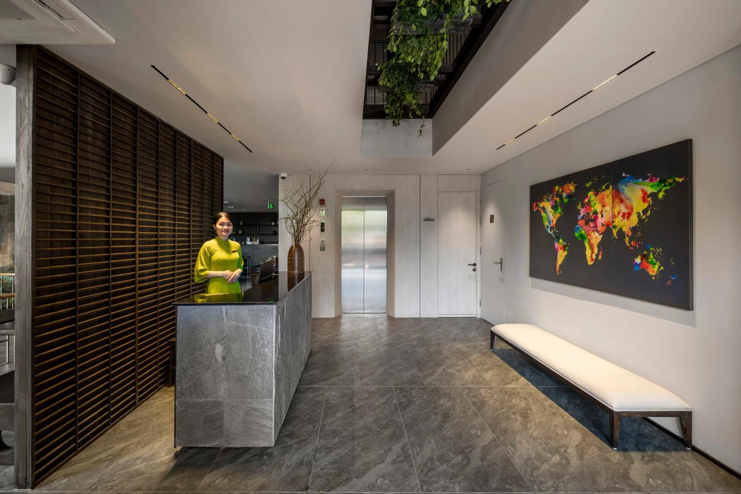 TV and multimedia in Thè HEM Hotel and Apartment