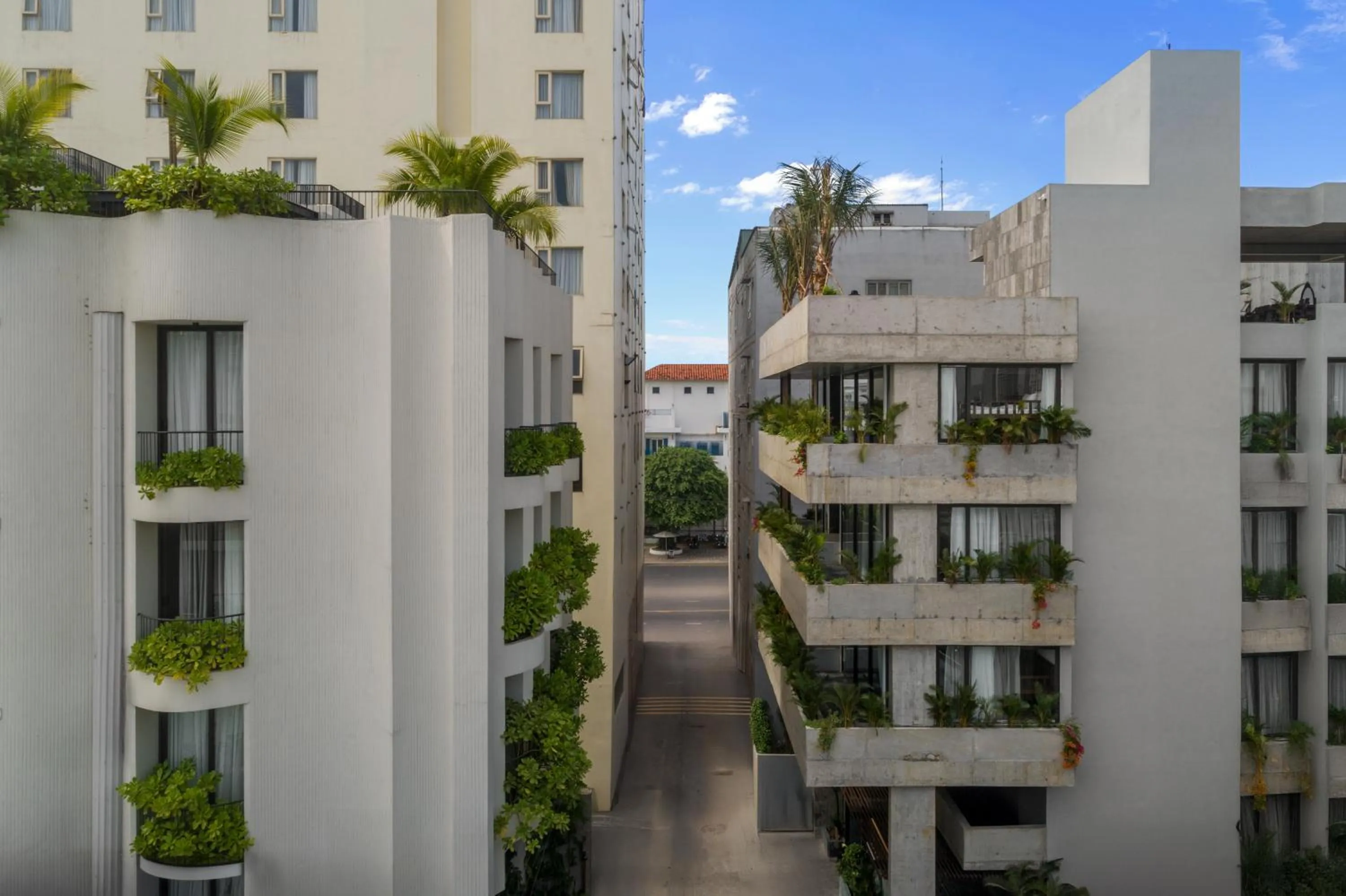 Day in Thè HEM Hotel and Apartment